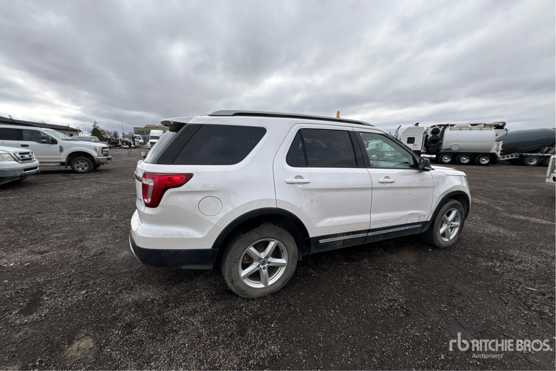 2017 Ford EXPLORER