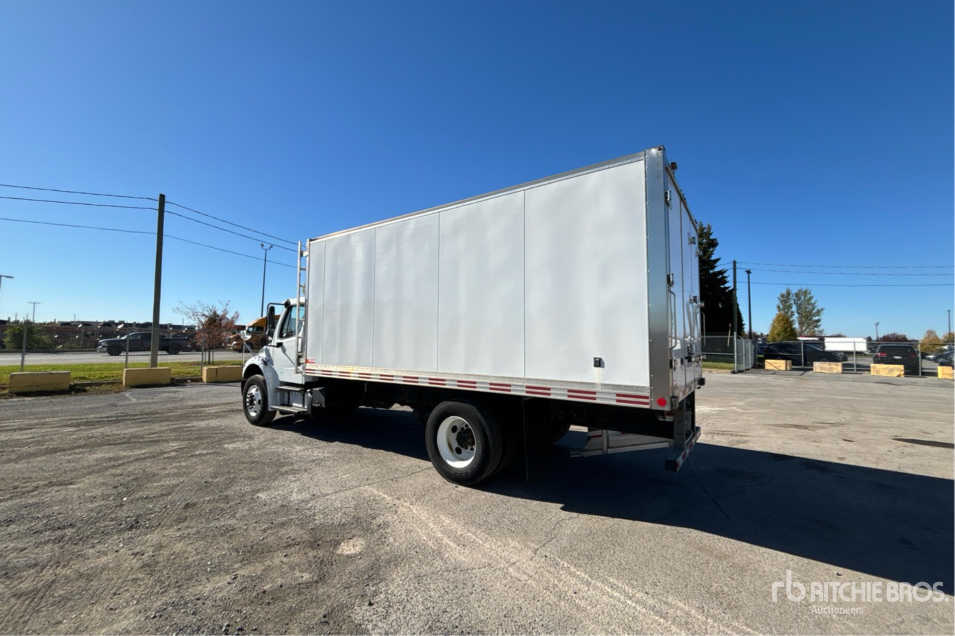 2021 Freightliner M2 106