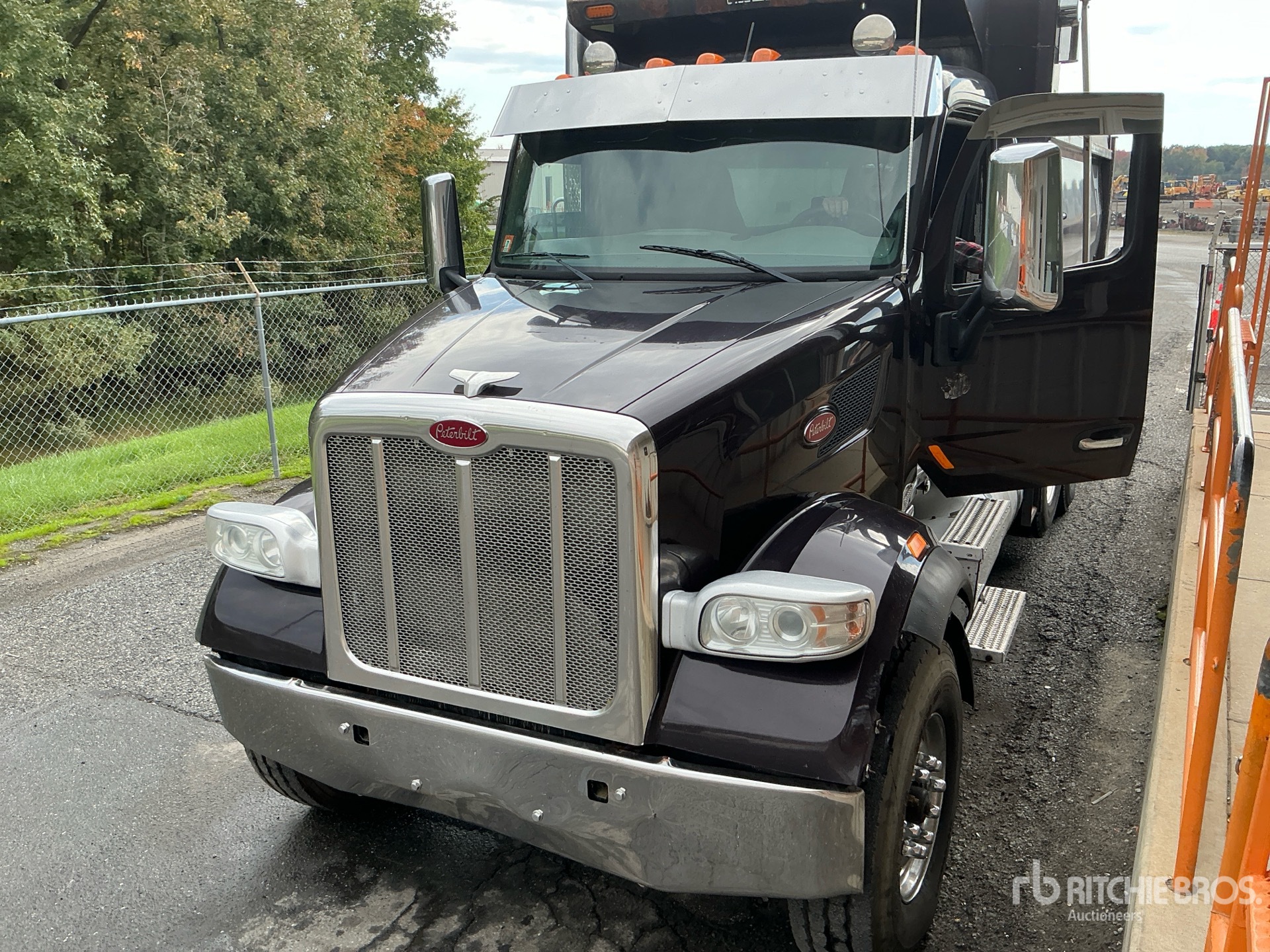 2017 Peterbilt 567