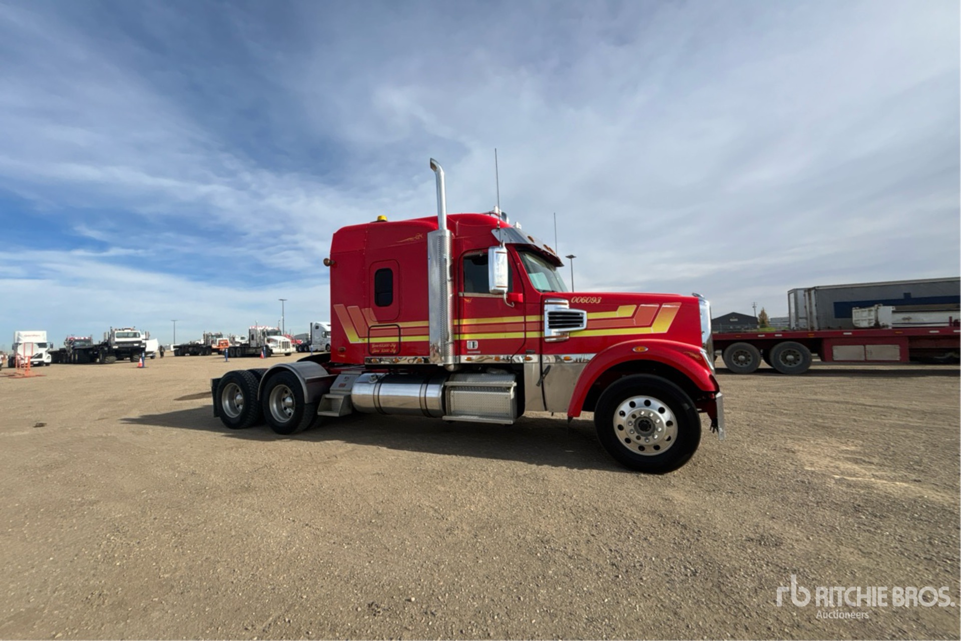 2016 Freightliner CORONADO 132