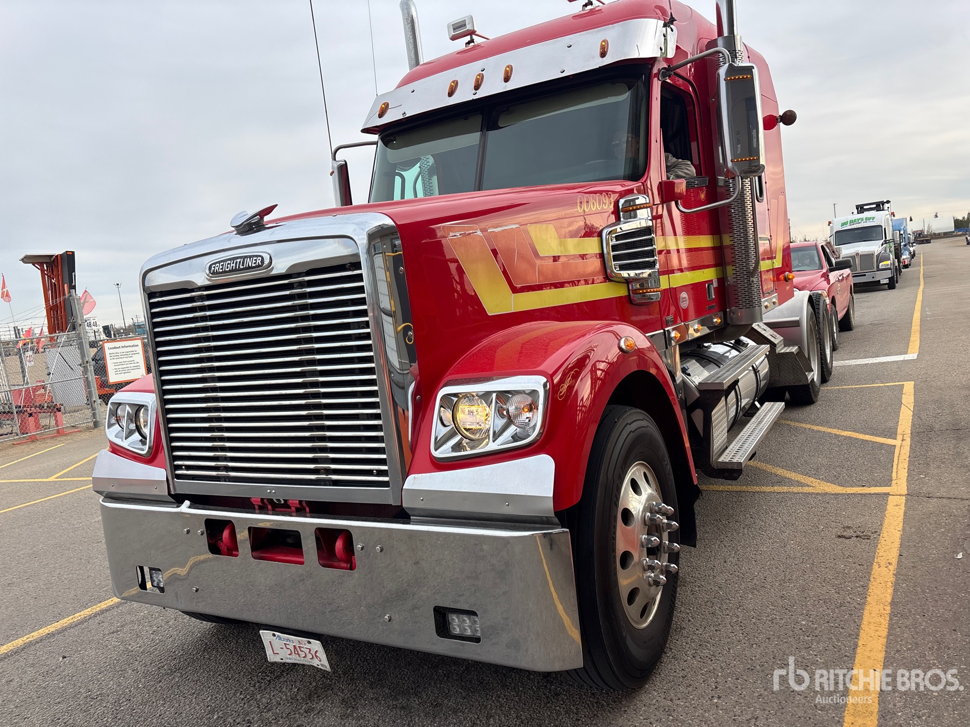 2016 Freightliner CORONADO 132