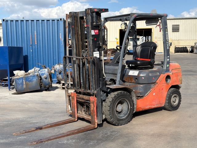2012 Toyota 8FDU25 4500 lb Pneumatic Tire Forklift