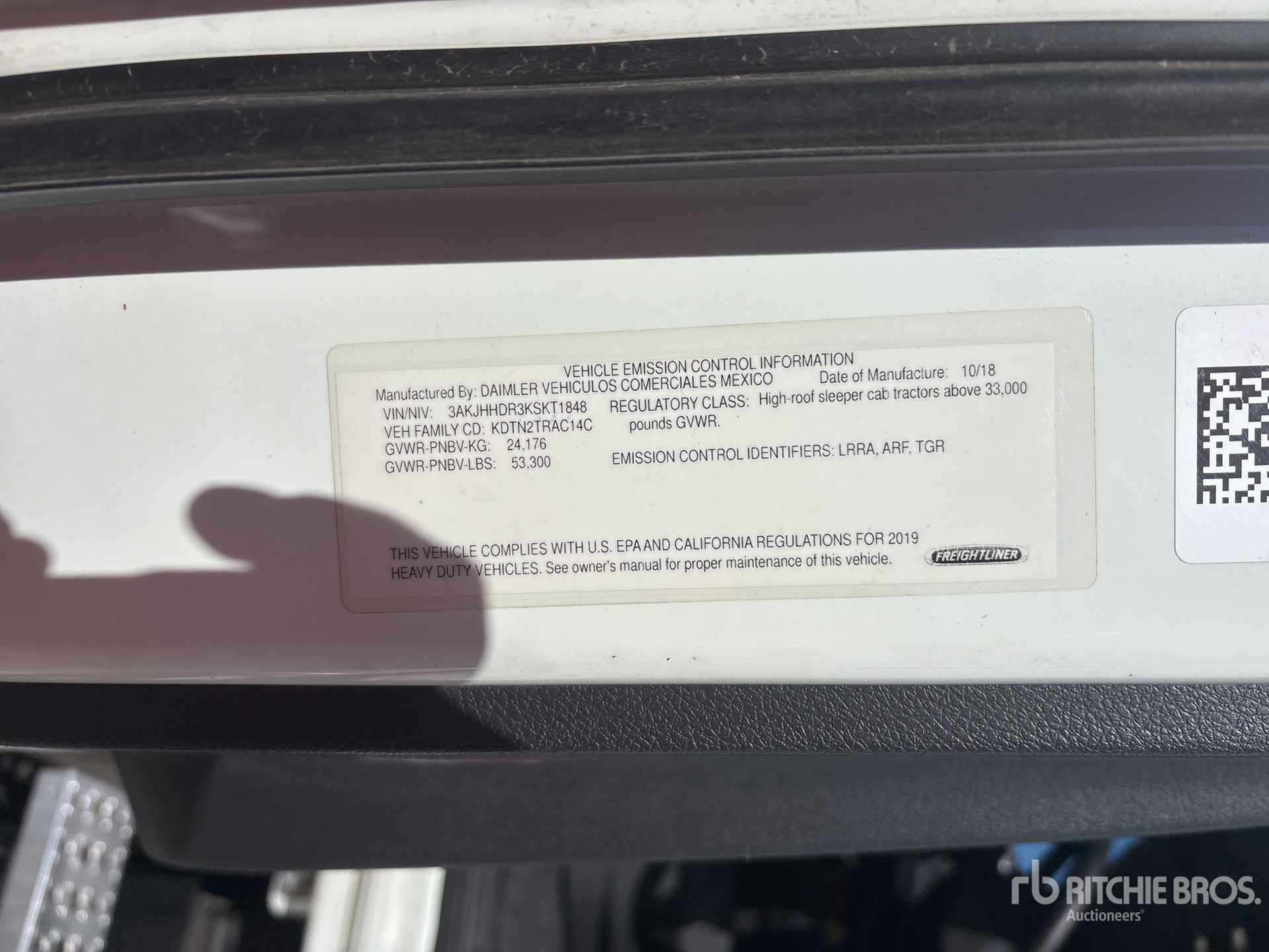 2019 Freightliner CASCADIA 126