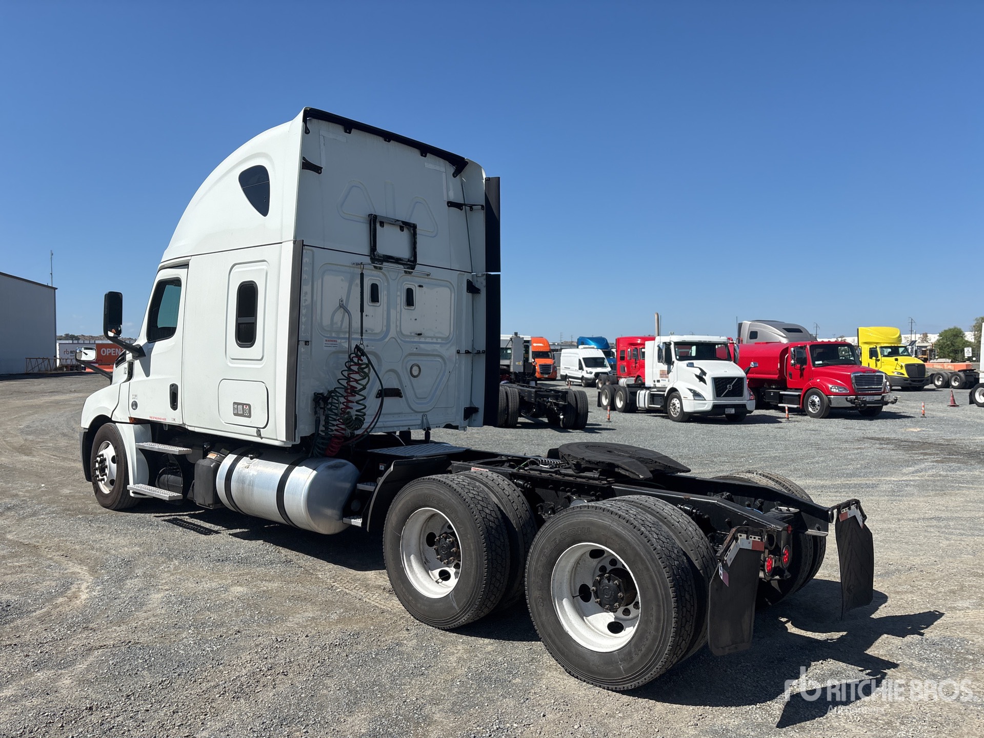 2019 Freightliner CASCADIA 126