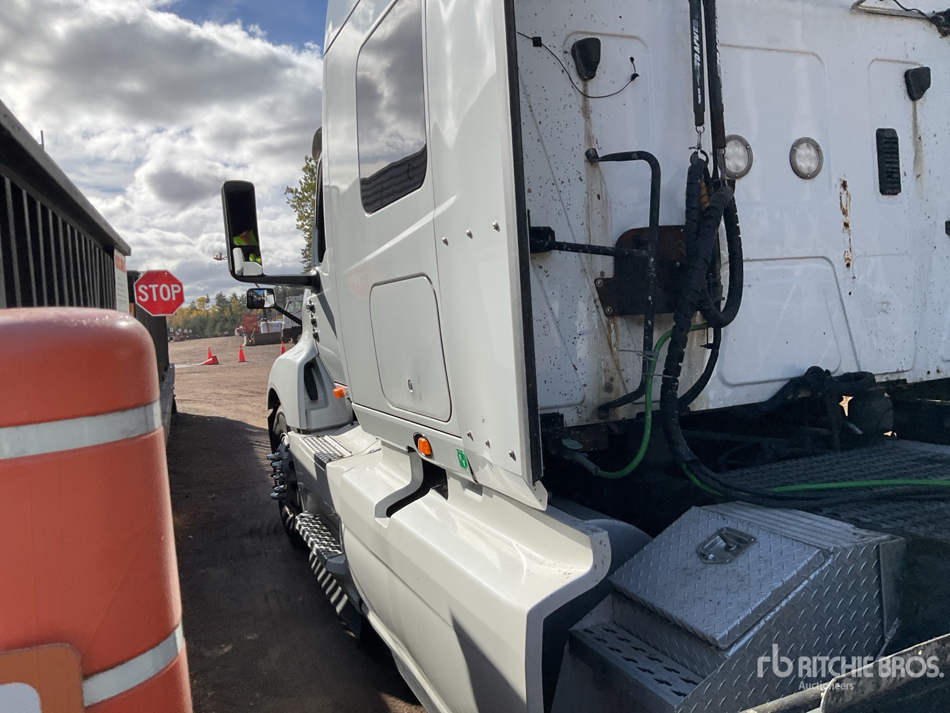 2018 International LT625