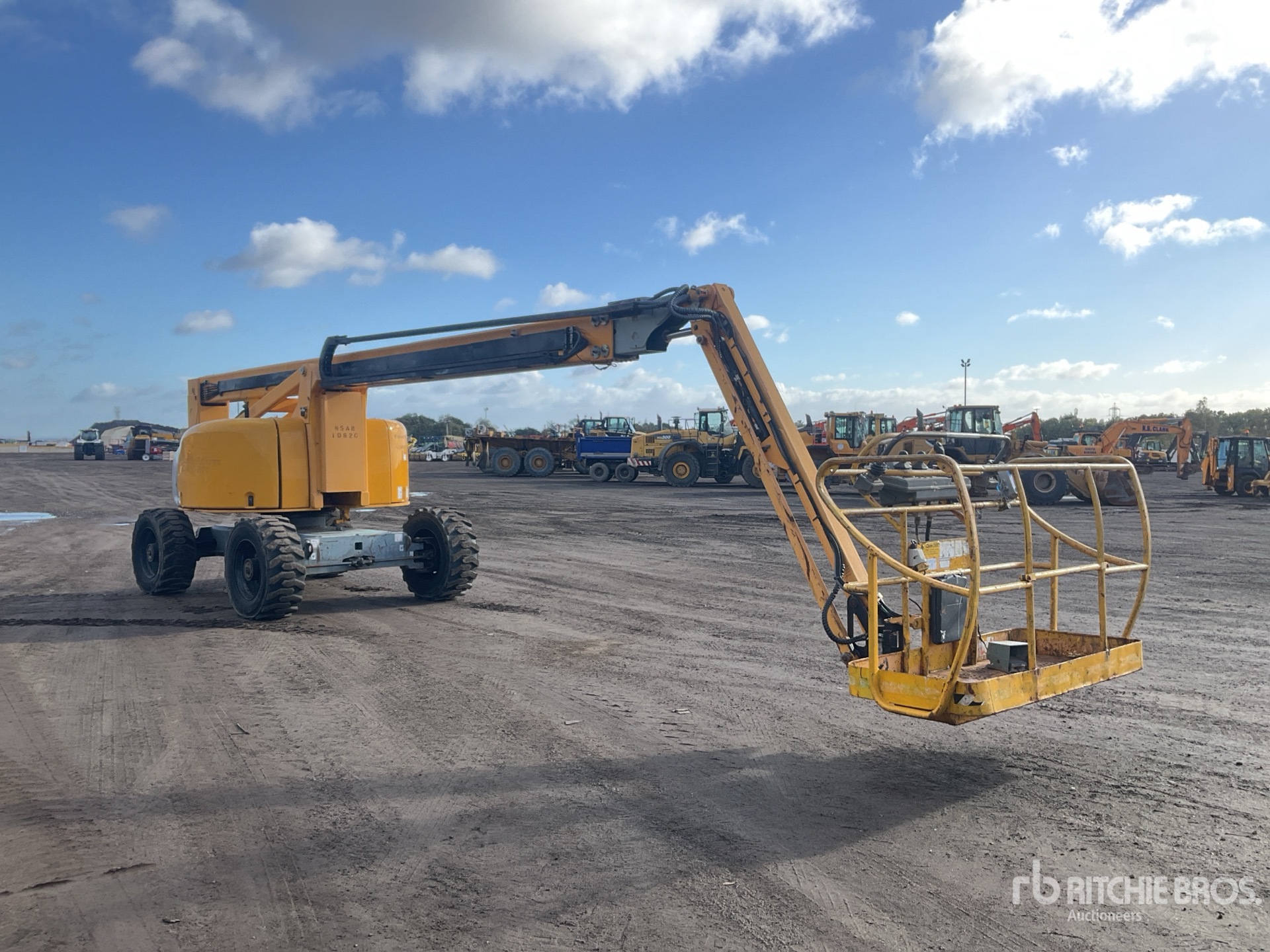 2012 Haulotte HA260PX