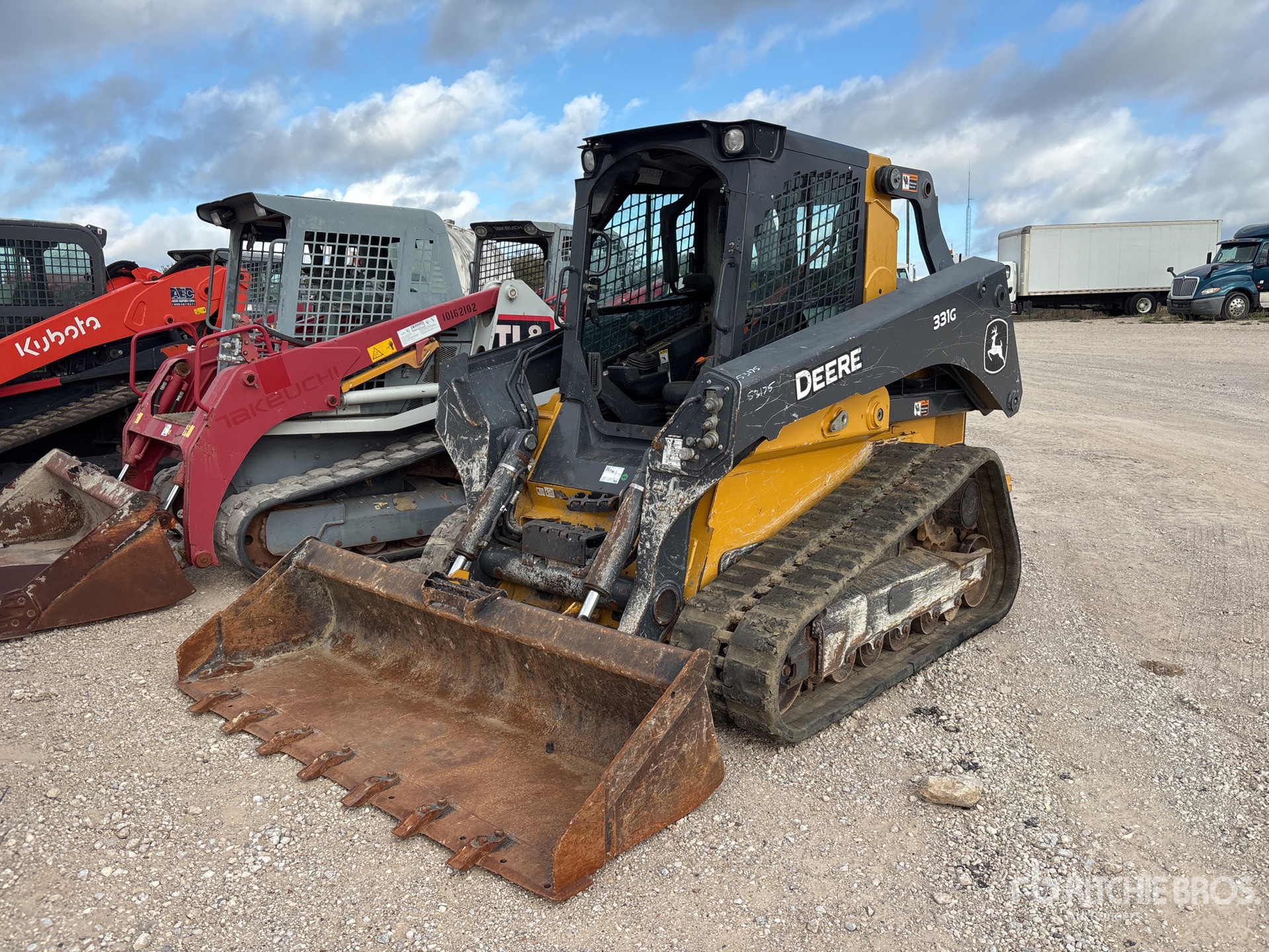 Photo of 2021 John Deere 331G