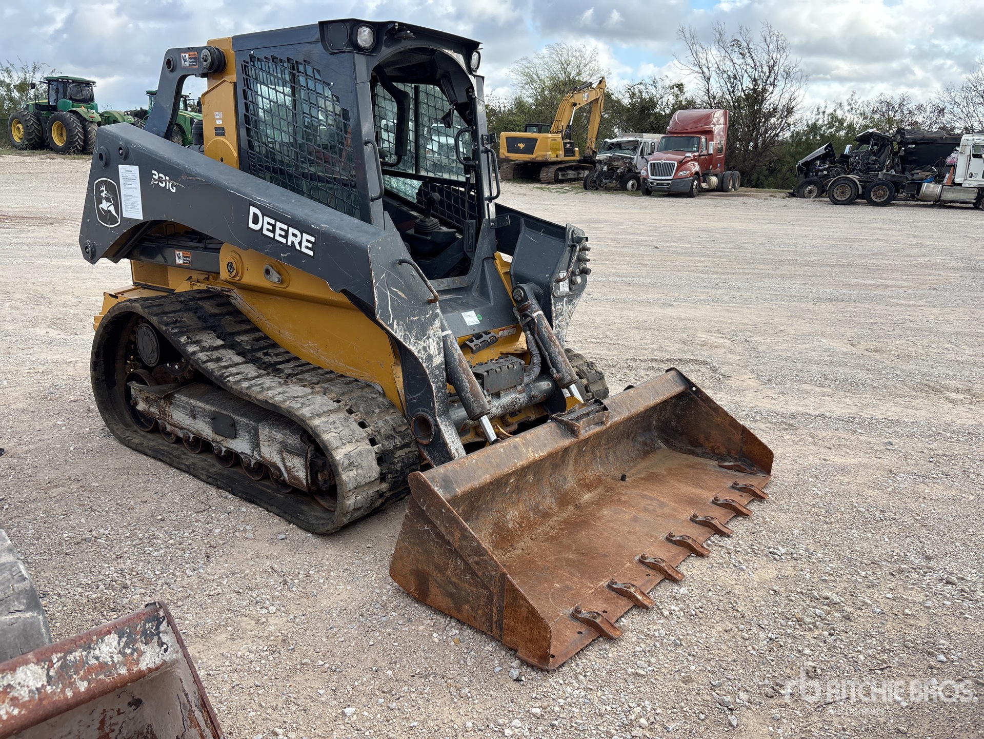 2021 John Deere 331G
