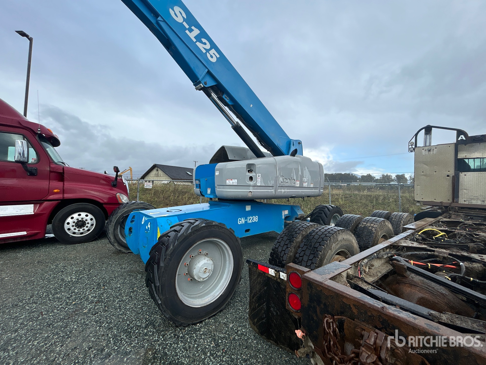 2012 Genie S-125
