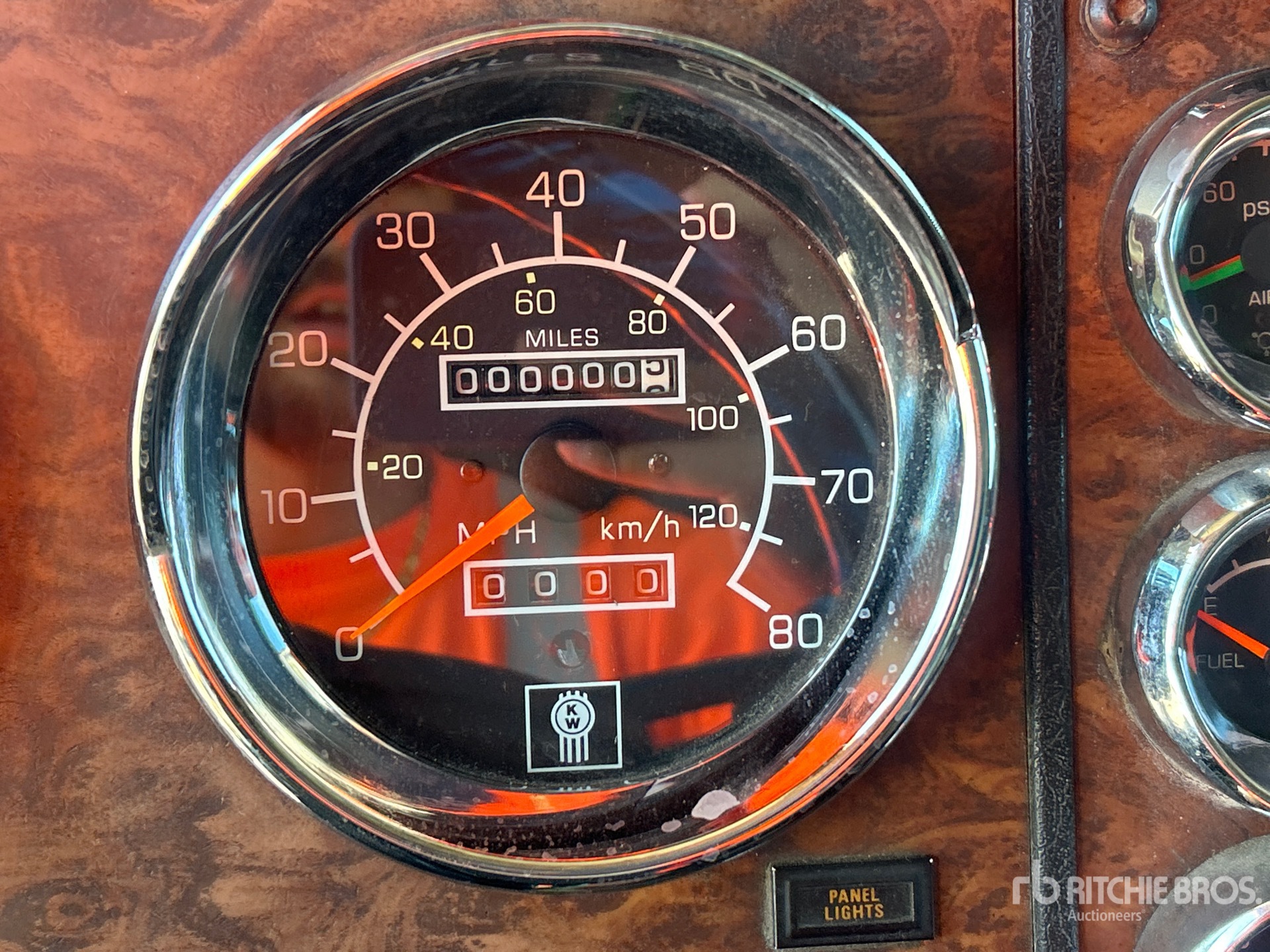 2000 Kenworth W900