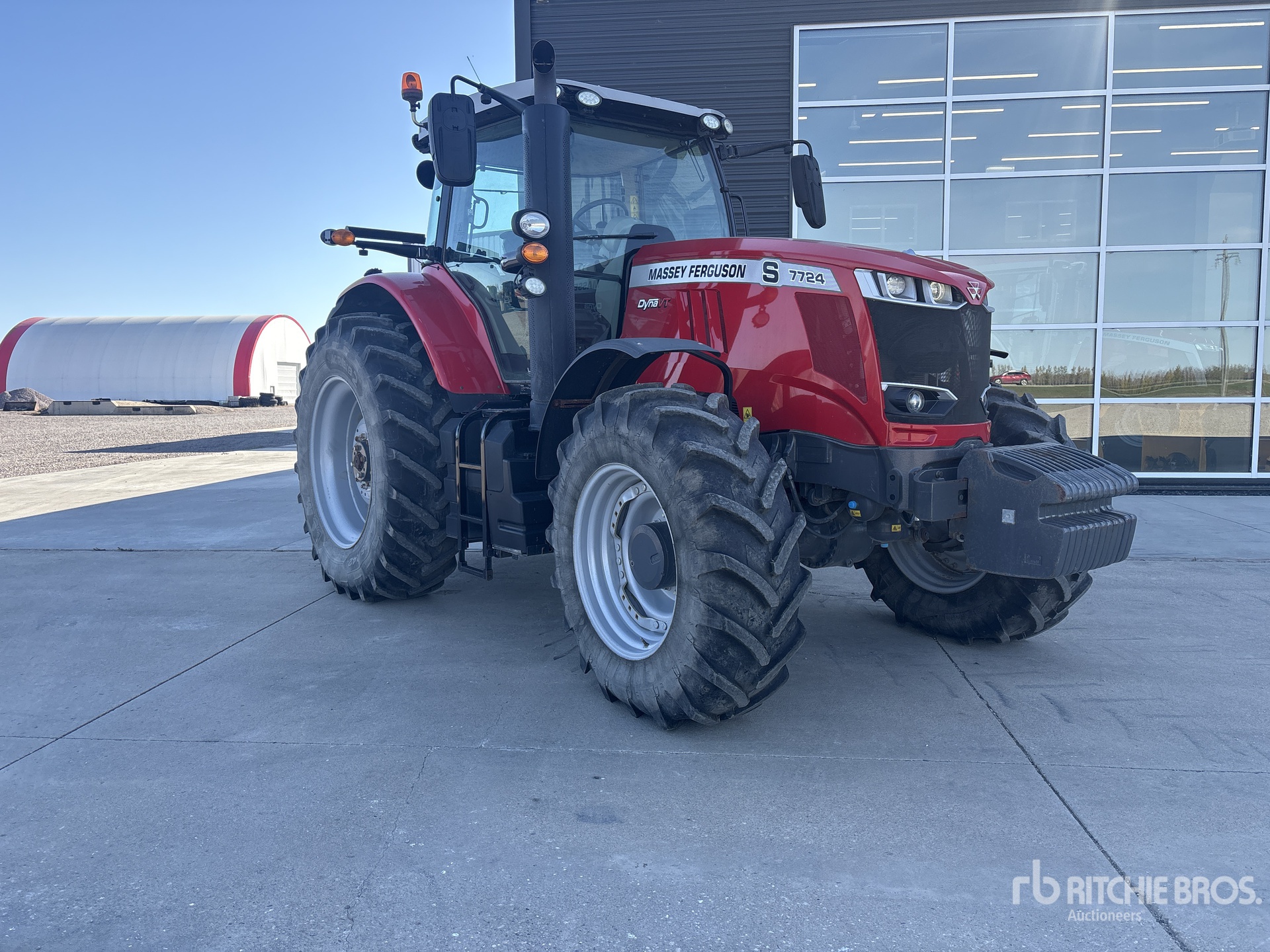 Photo of 2022 Massey Ferguson 7724S