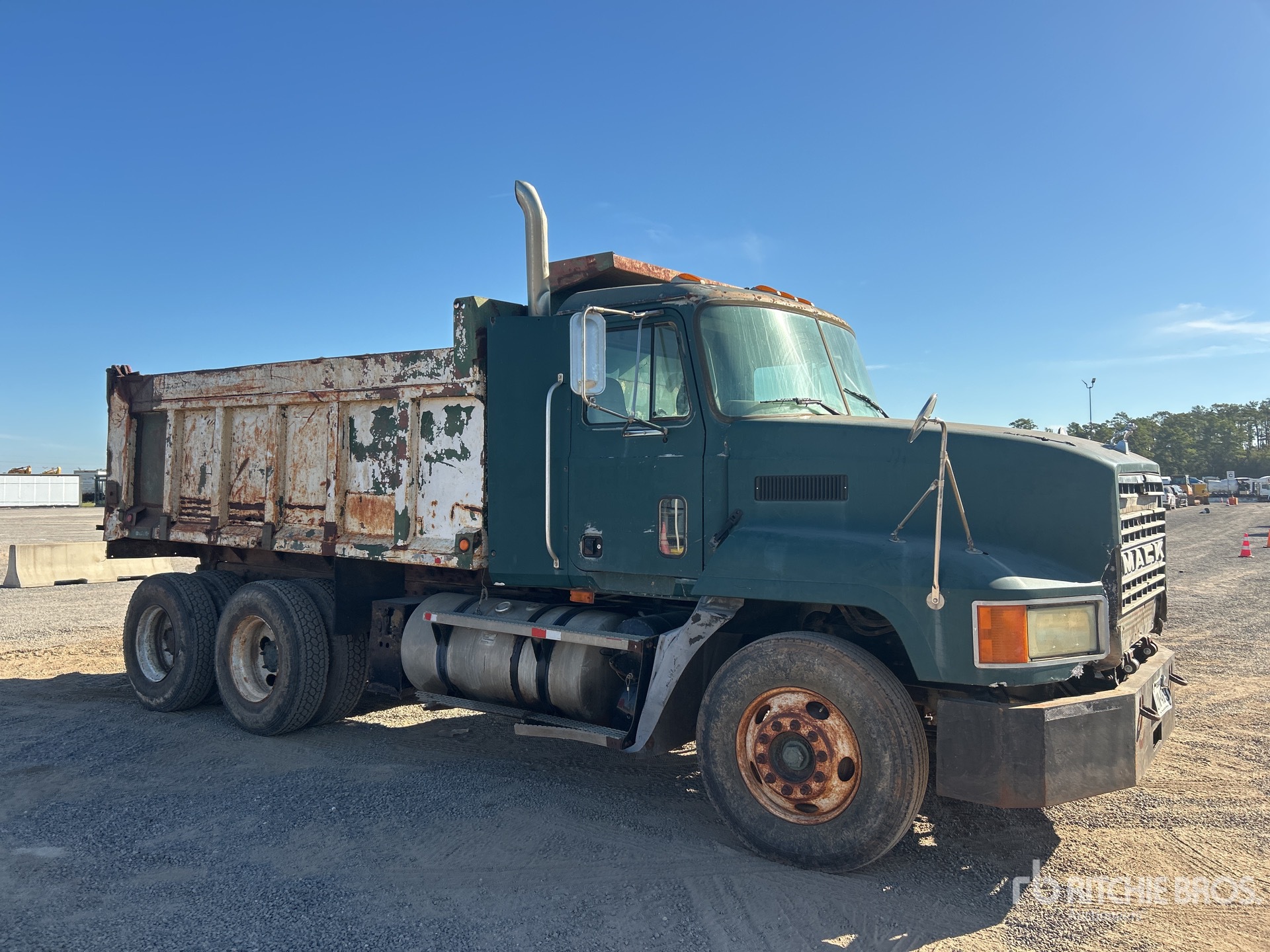 2003 Mack CH612