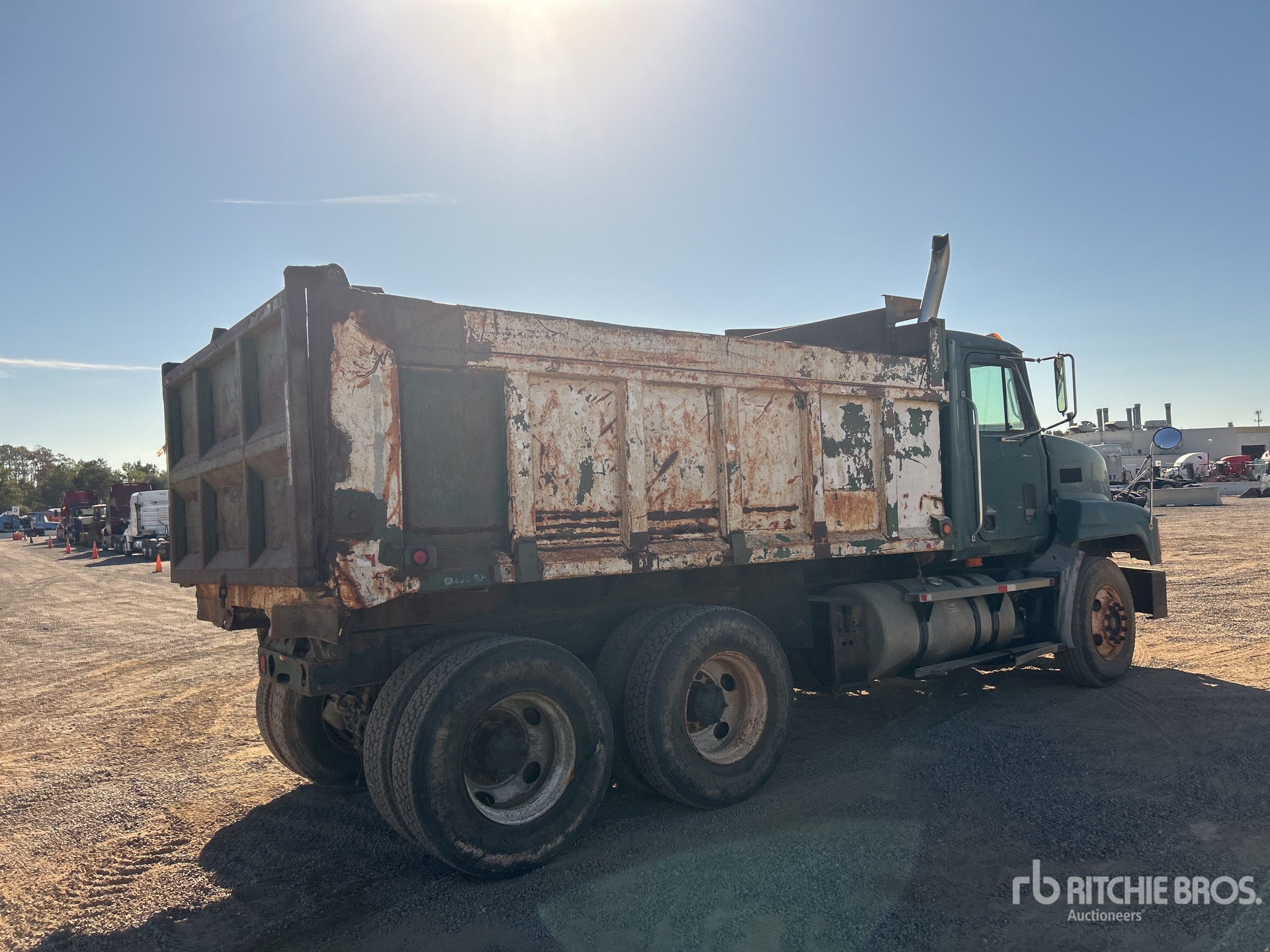 2003 Mack CH612