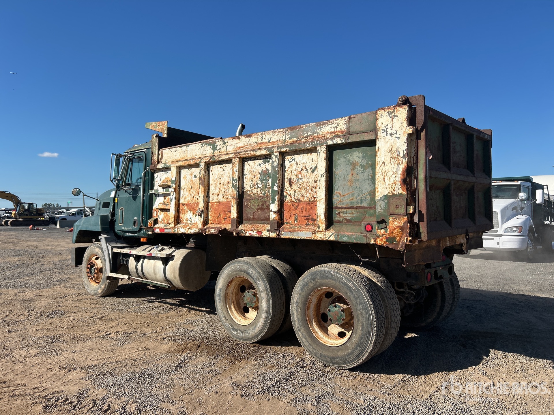 2003 Mack CH612