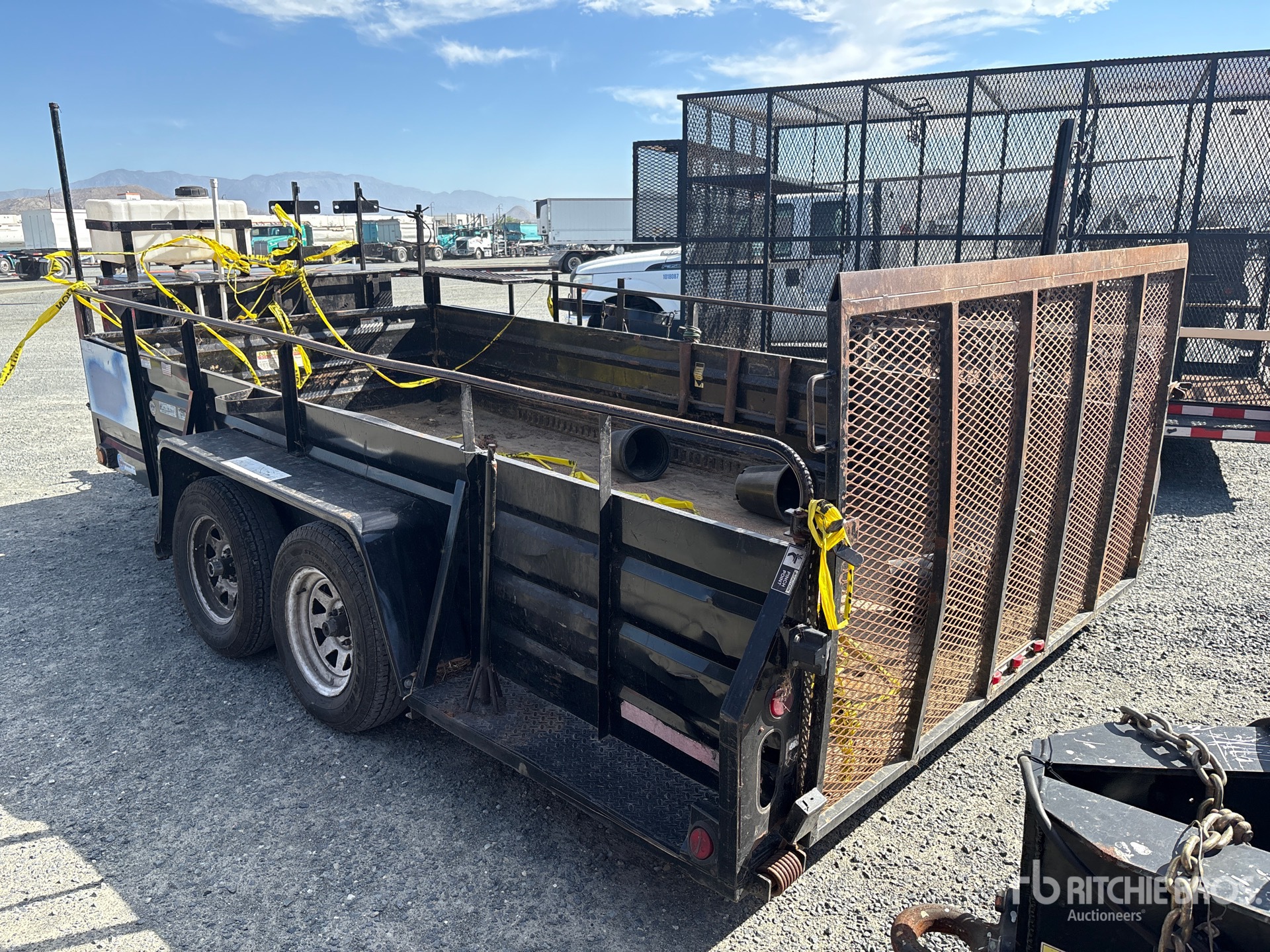 2017 Millerbilt 14 FT T/A