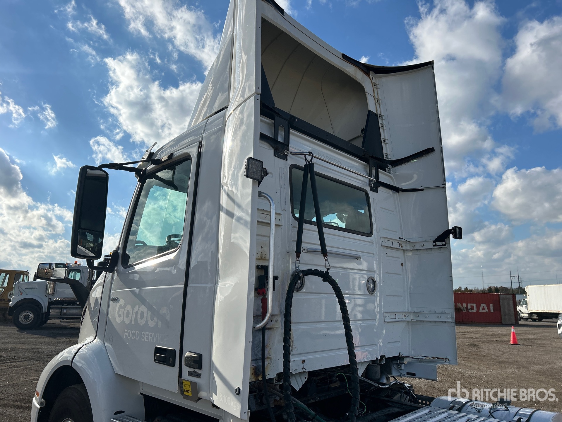 2020 Volvo VNR