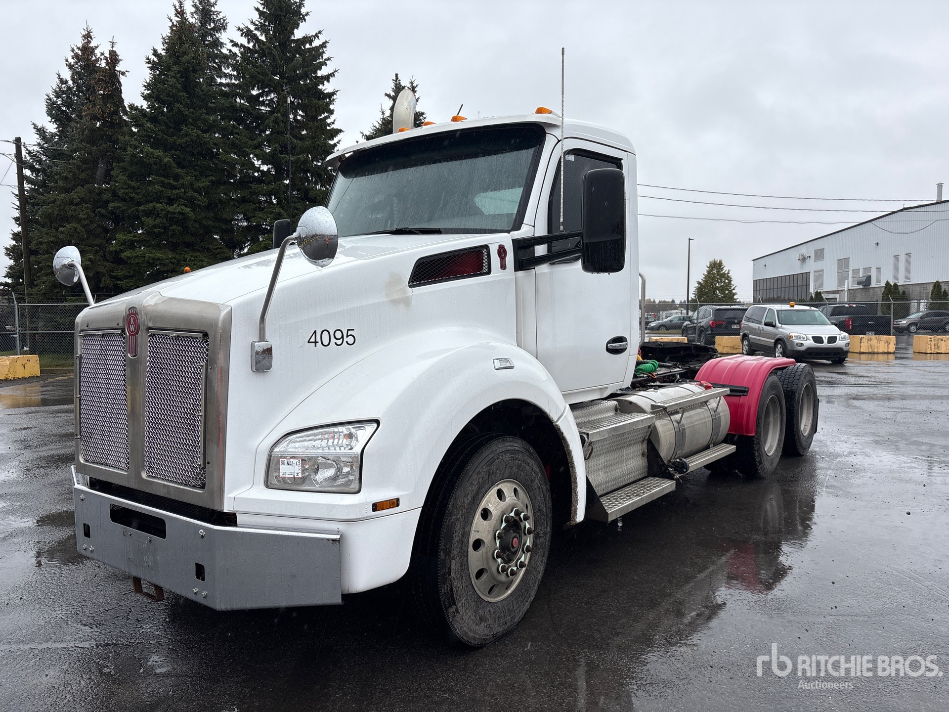 Photo of 2015 Kenworth T880