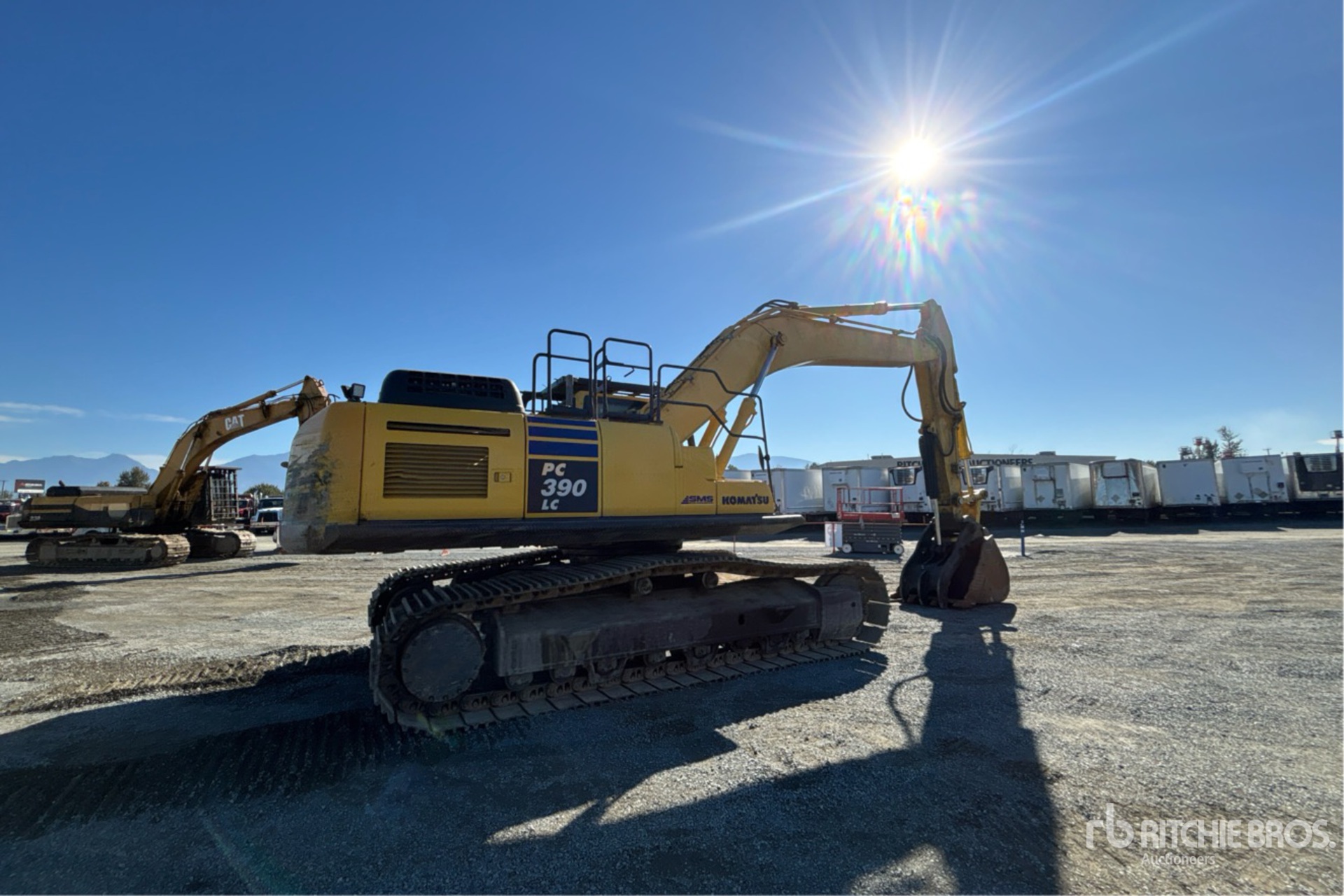 2019 Komatsu PC390-11