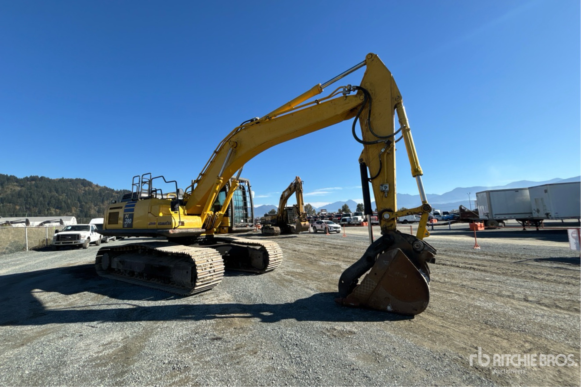 2019 Komatsu PC390-11