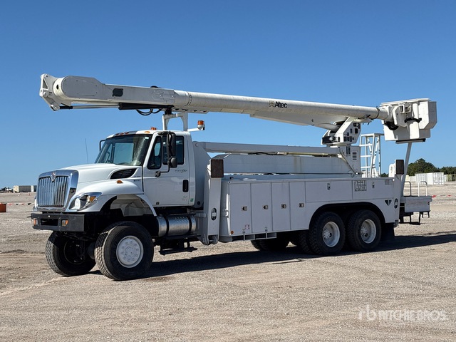 2012 International 7400 Bucket Truck