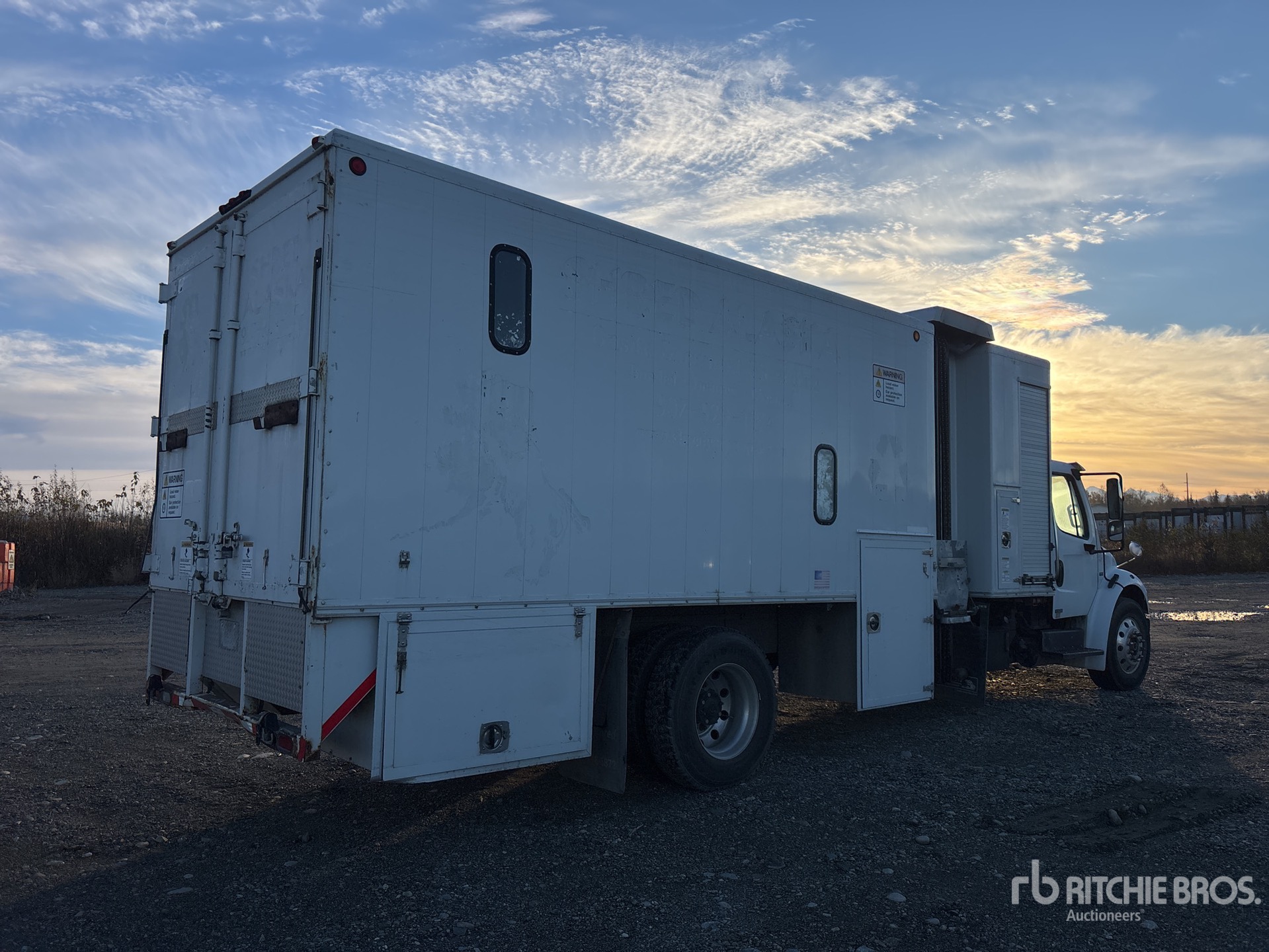 2007 Freightliner M2 106