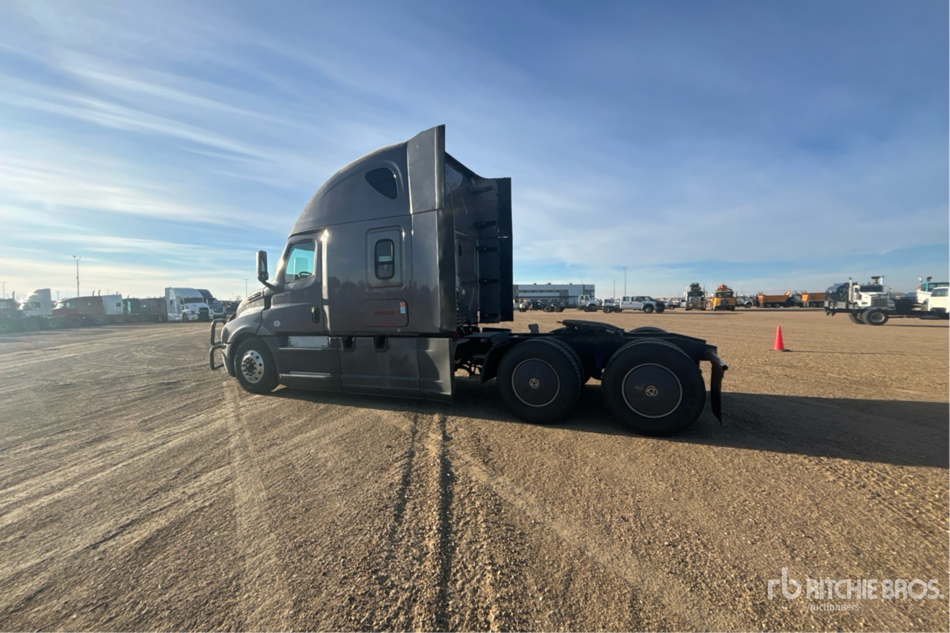 2019 Freightliner CASCADIA 126