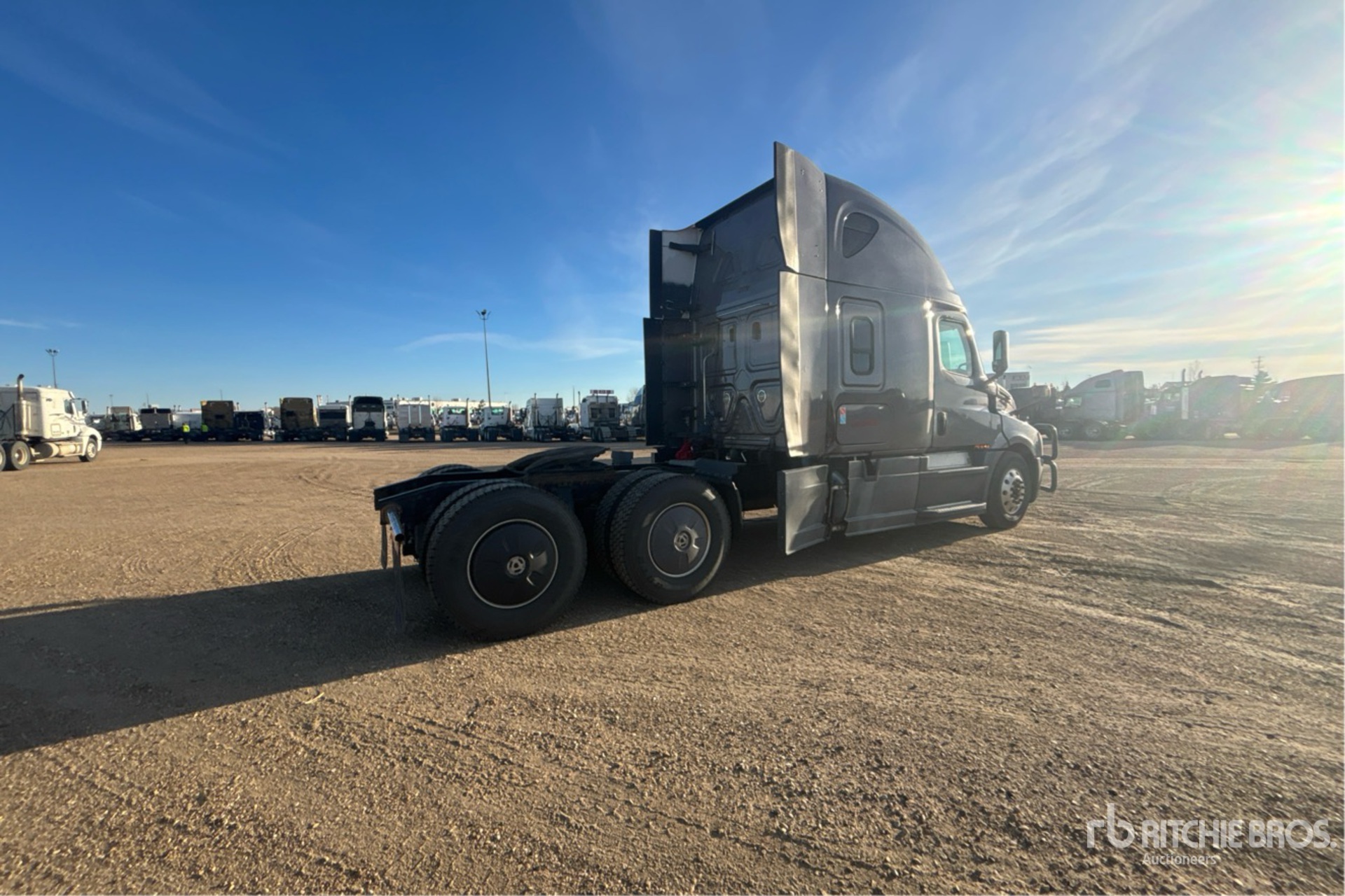 2019 Freightliner CASCADIA 126