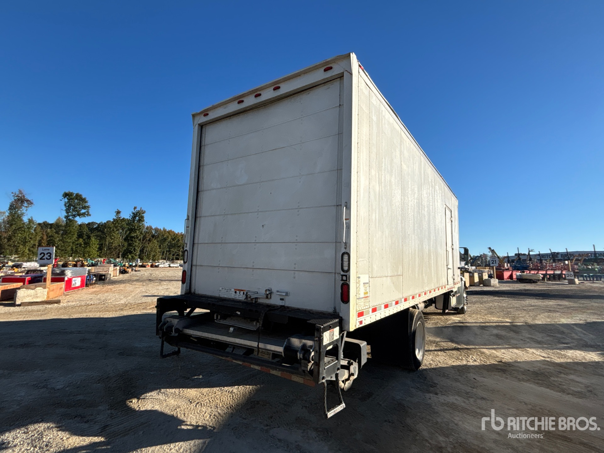 2014 Freightliner M2 106