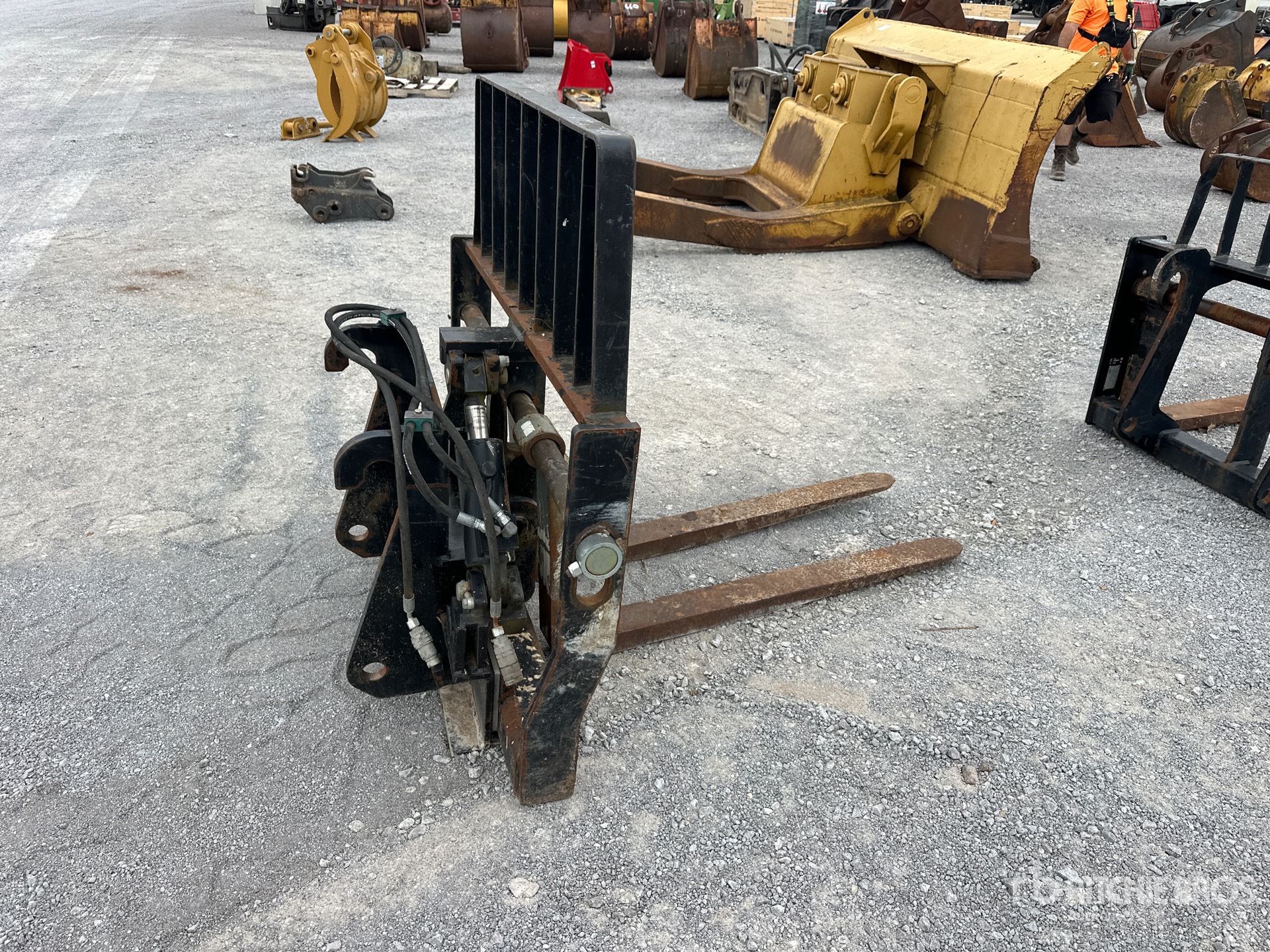 Caterpillar 48 IN
