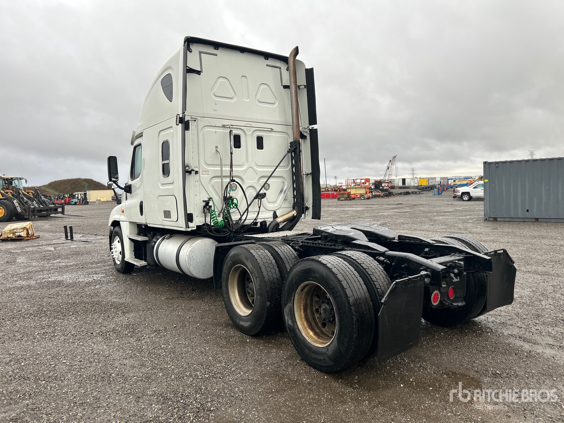 2015 Freightliner CASCADIA 125