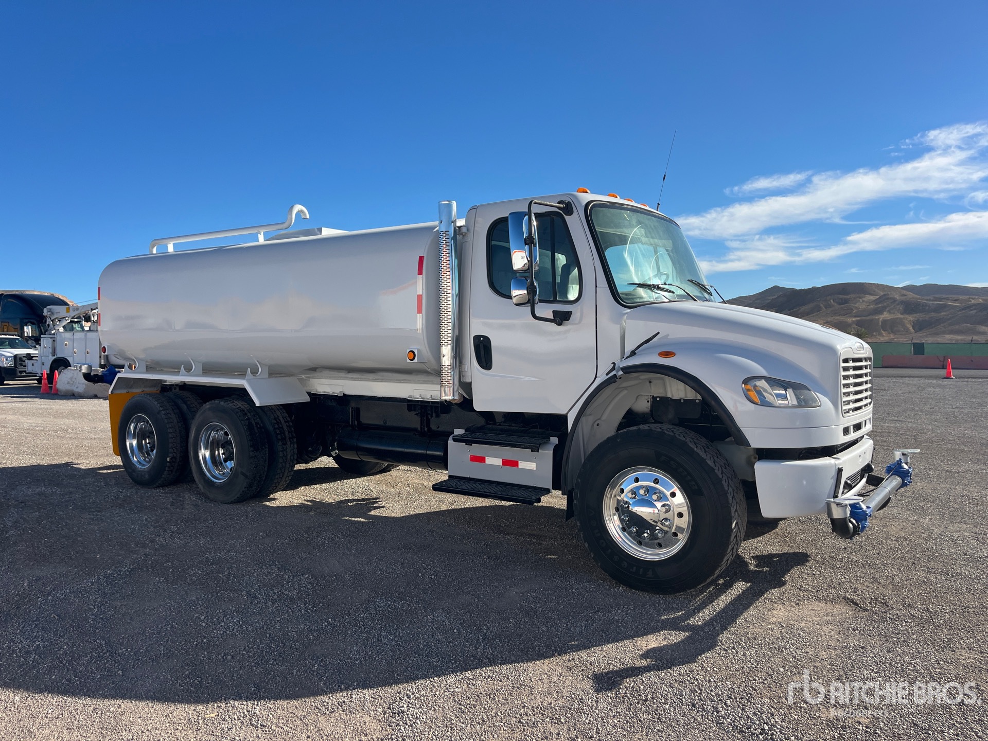 2014 Freightliner M2 106