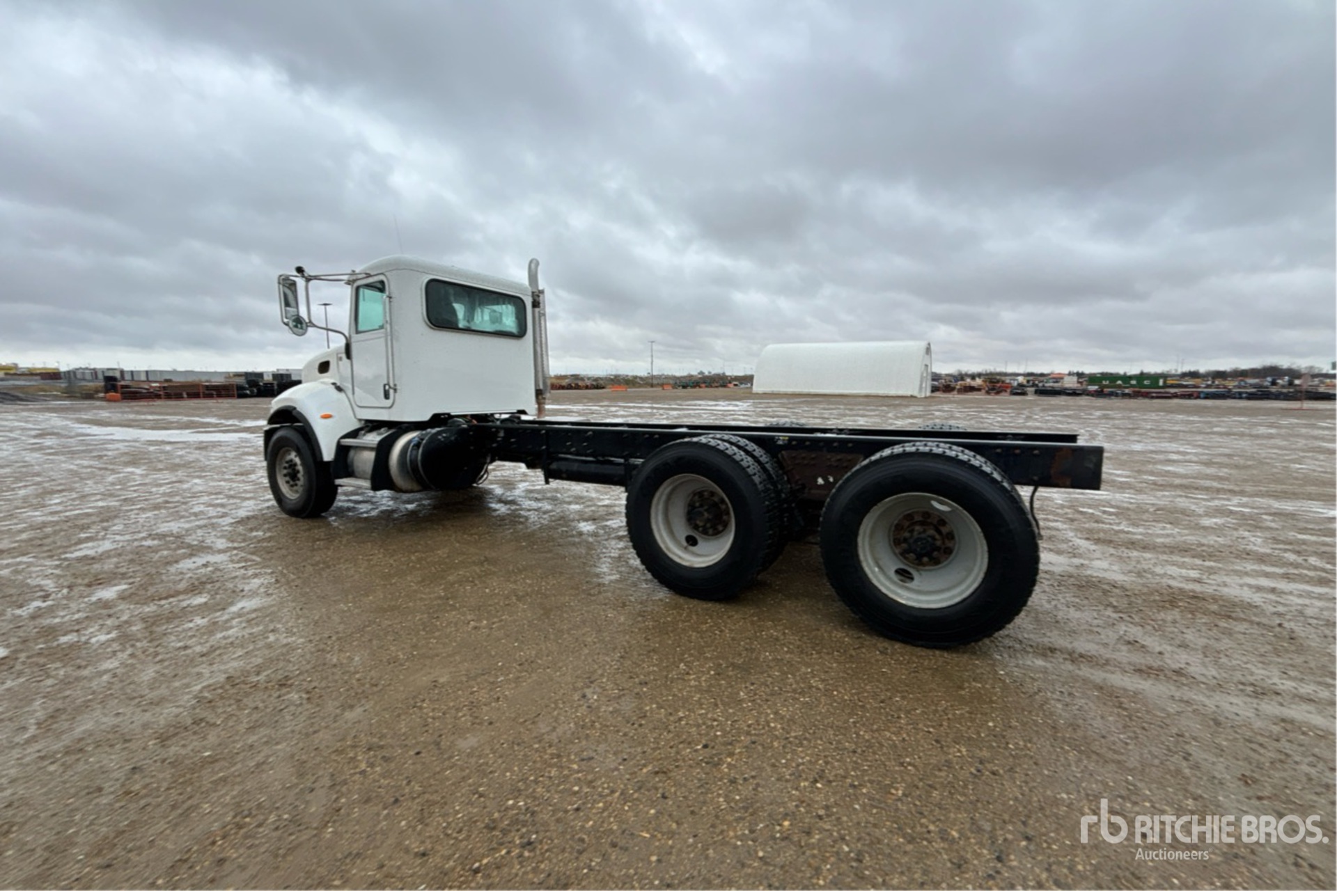 2016 Peterbilt 348