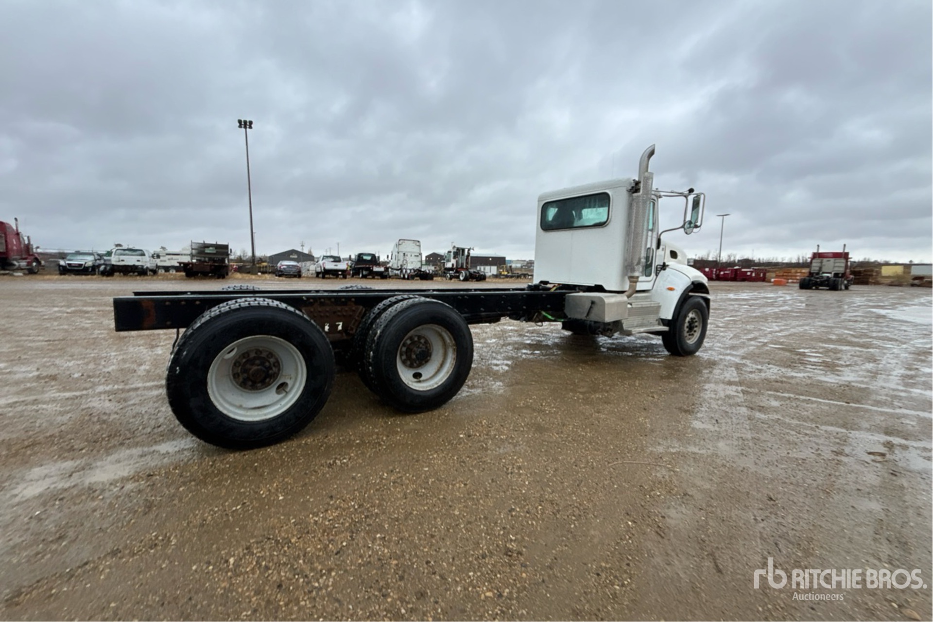 2016 Peterbilt 348