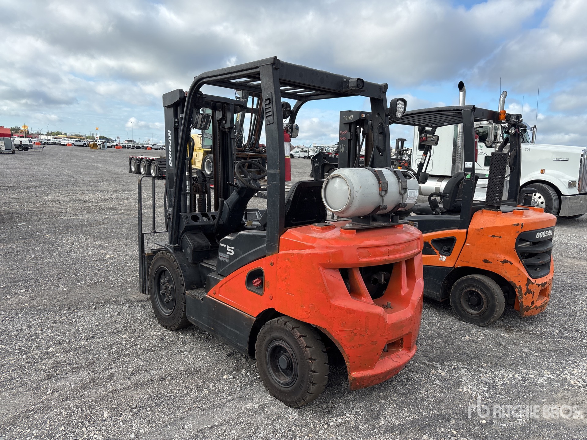 Doosan G25N-7