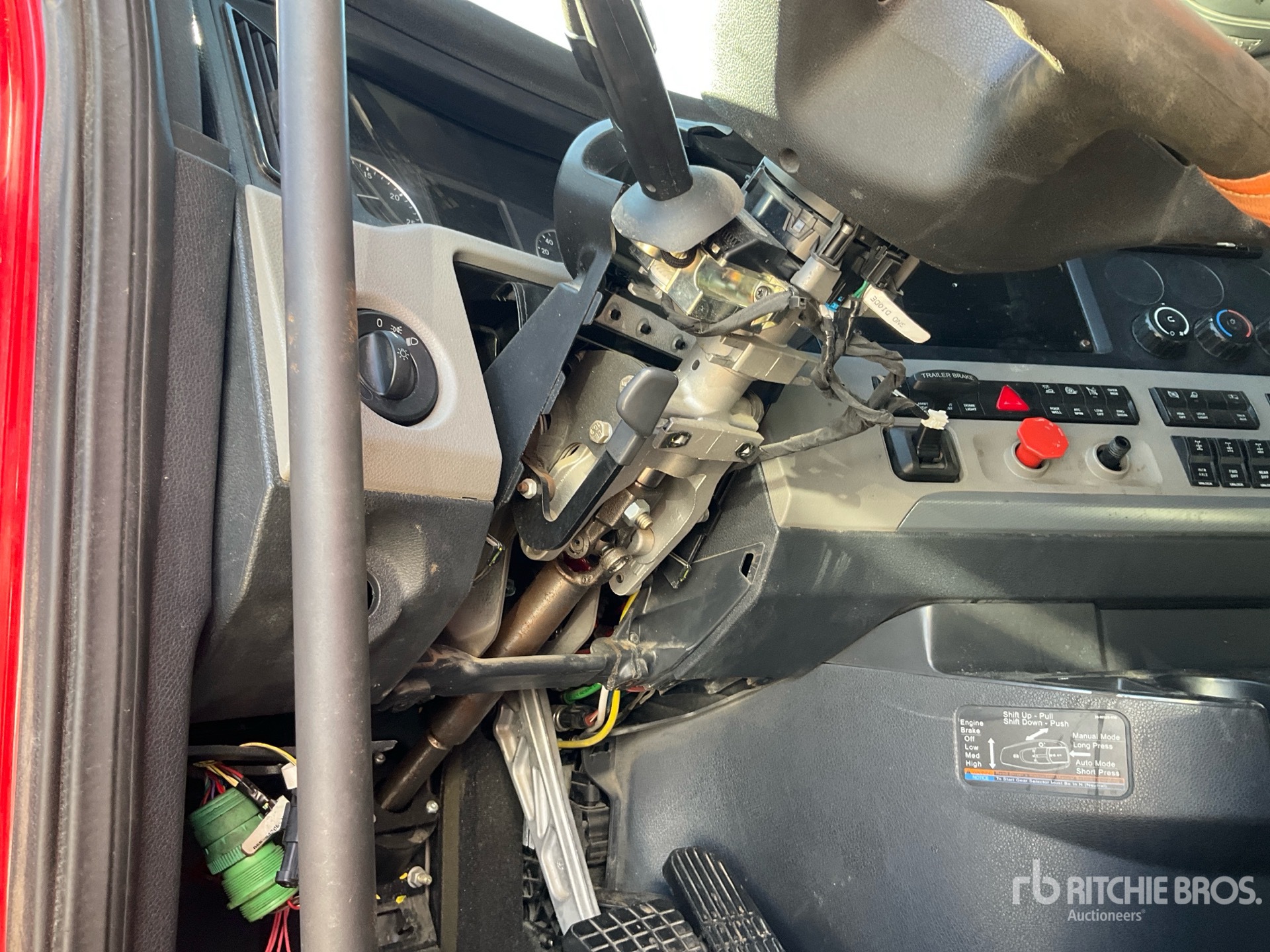 2019 Freightliner CASCADIA 126