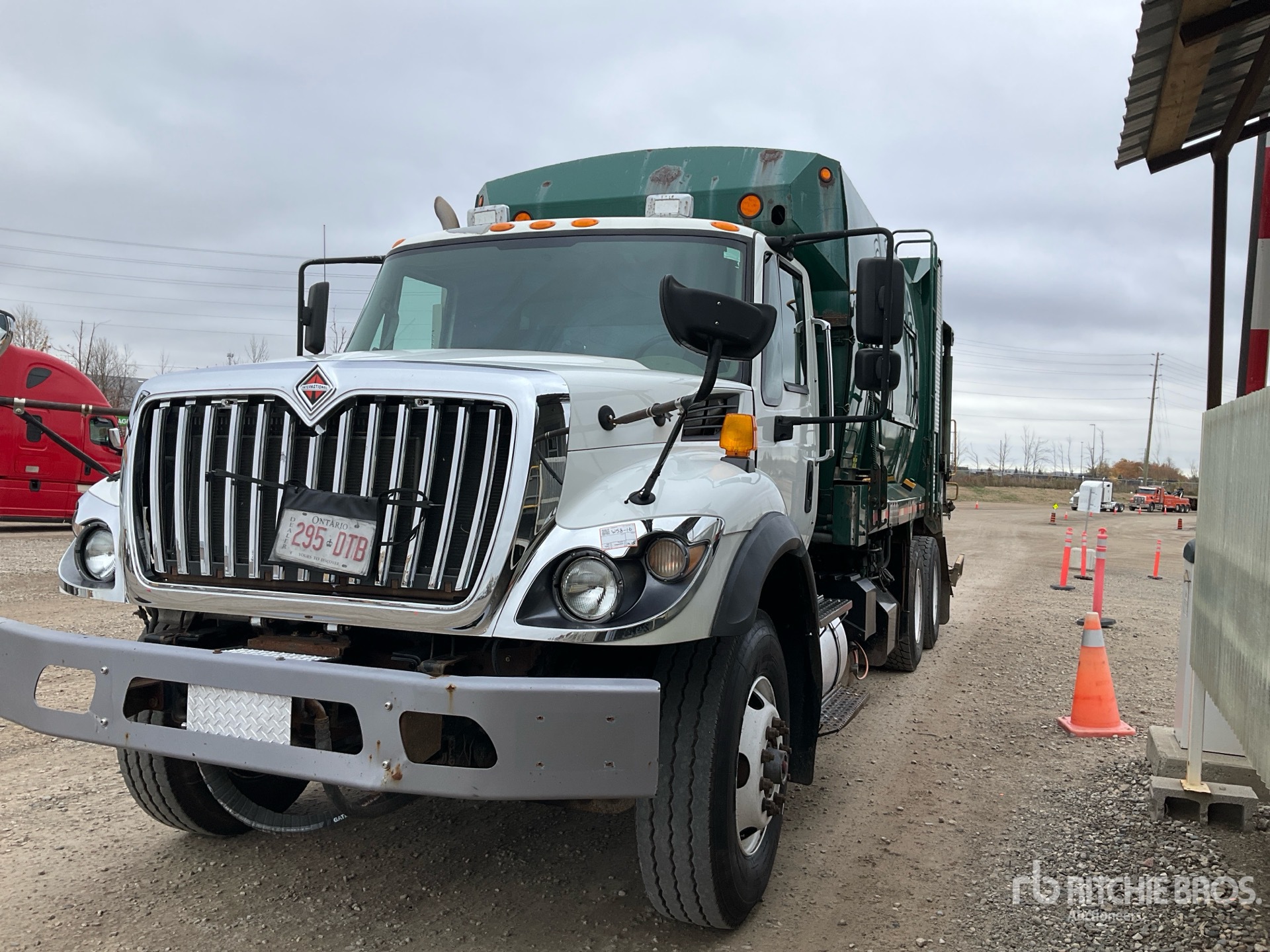 Photo of 2016 International WORKSTAR 7500
