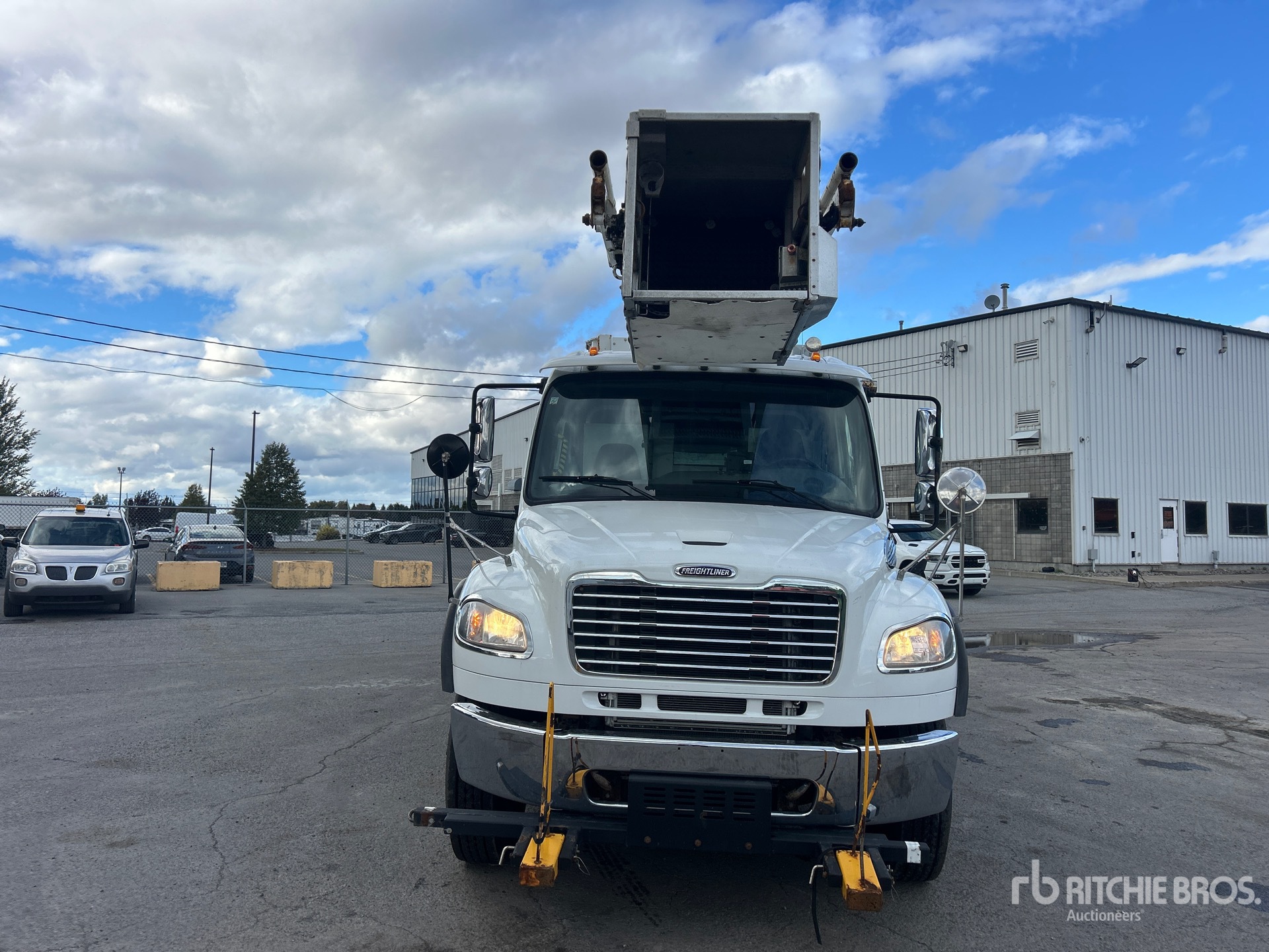 2015 Freightliner M2 106