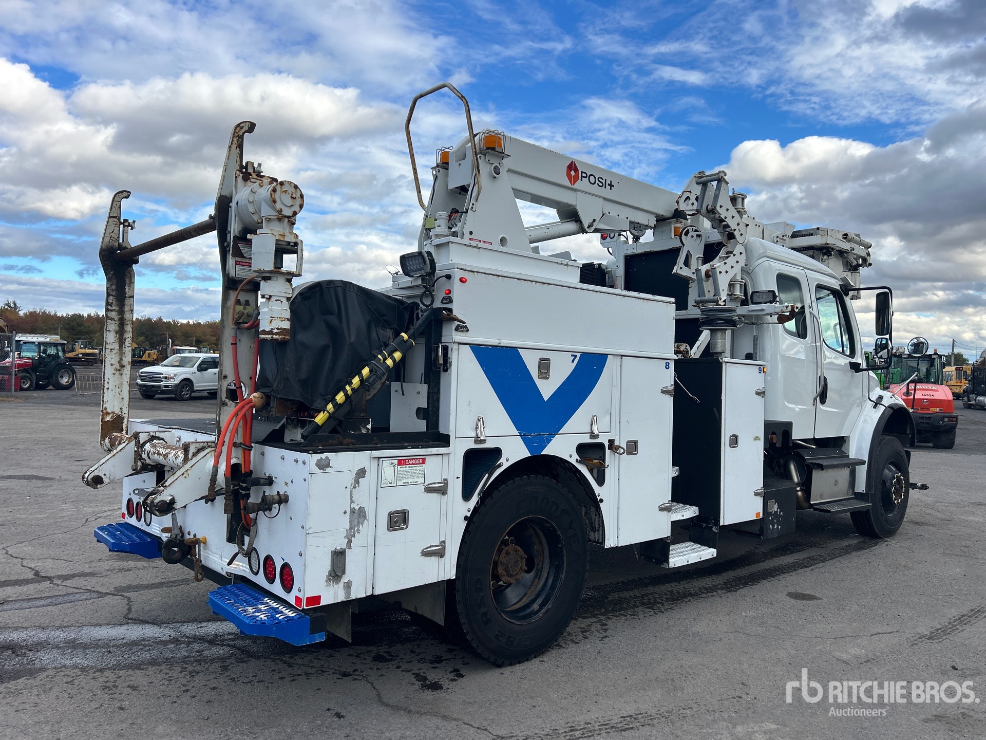 2015 Freightliner M2 106