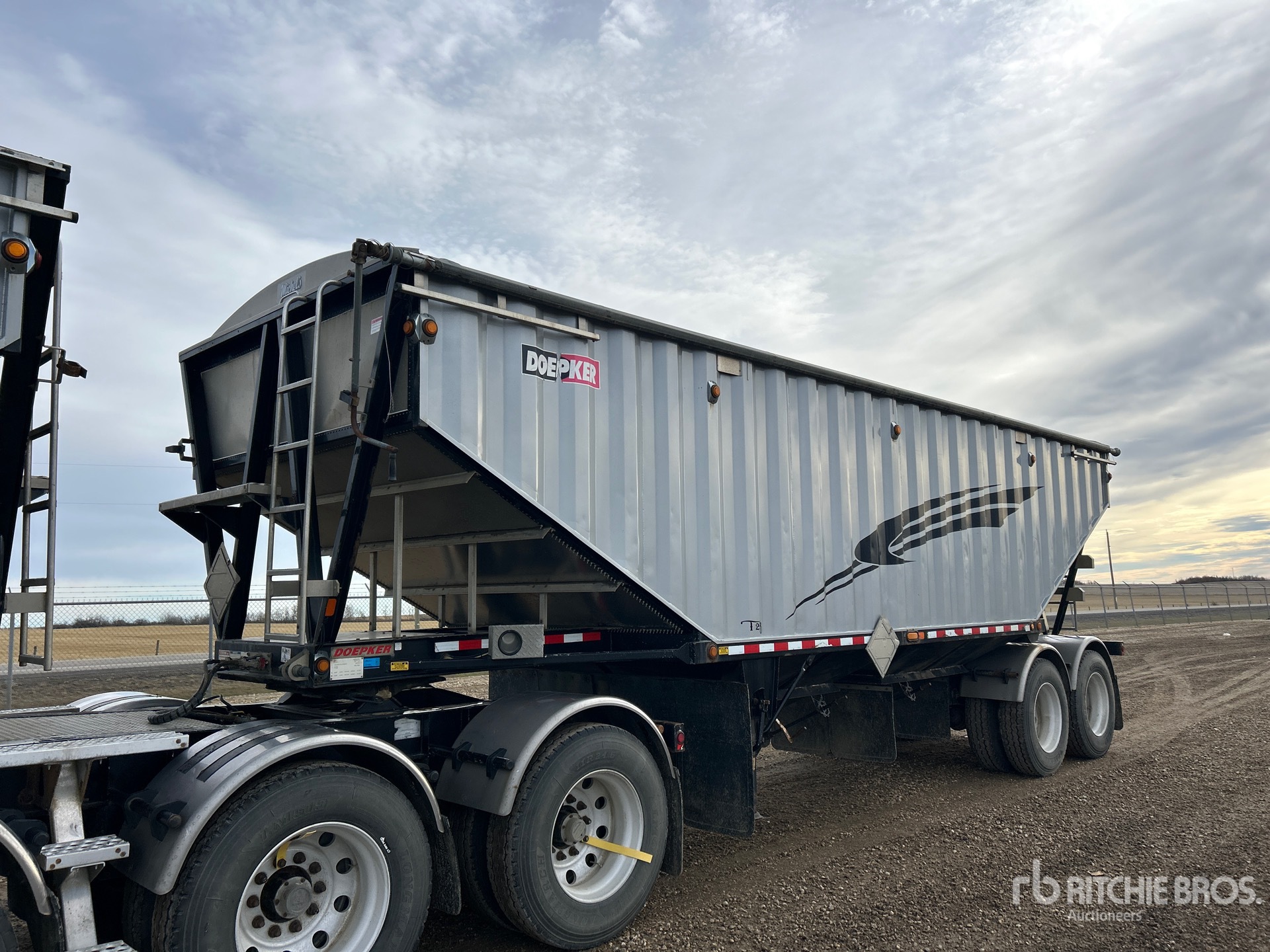 Photo of 2018 Doepker LB13257-R
