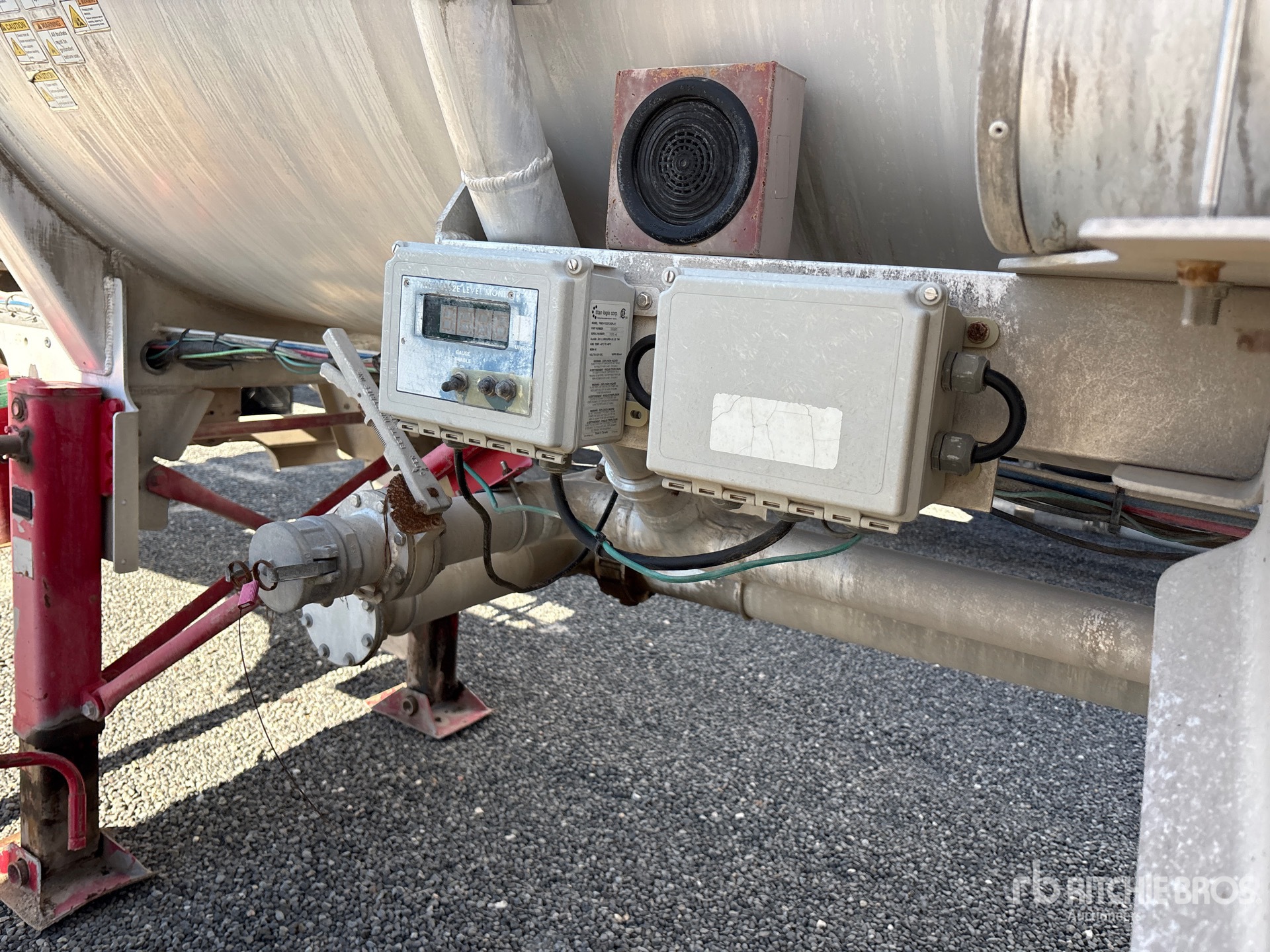 2012 Heil 8400 GAL T/A