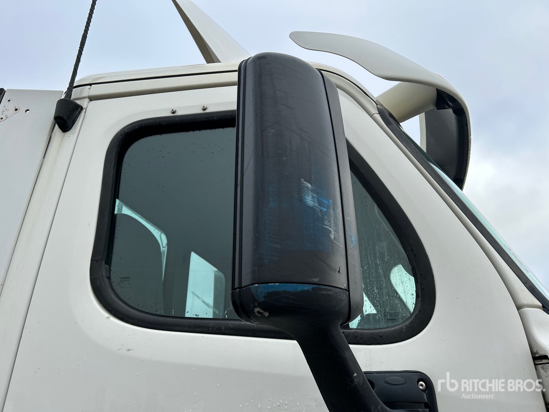 2016 Freightliner CASCADIA 125