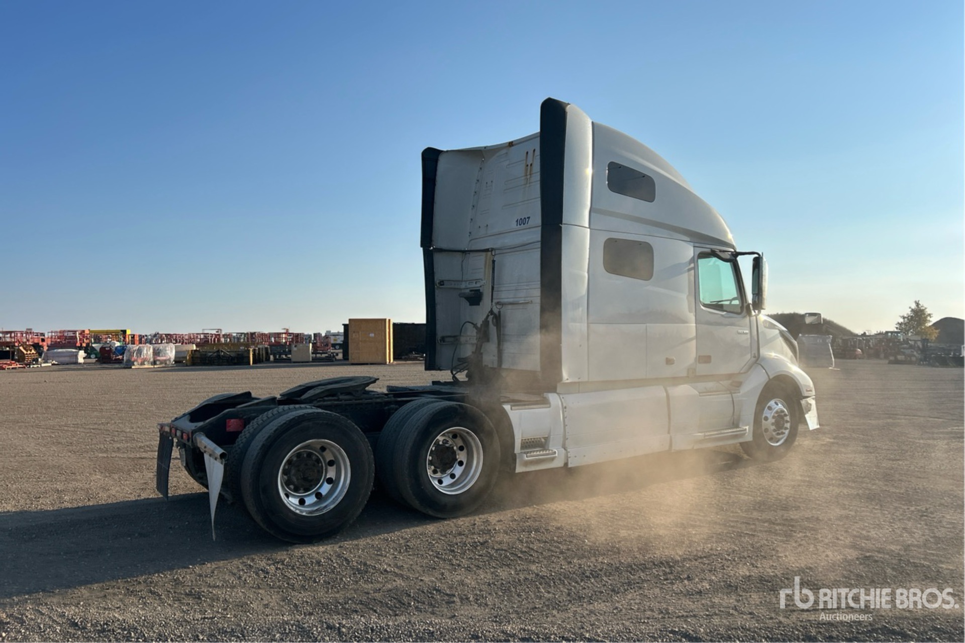 2020 Volvo VNL