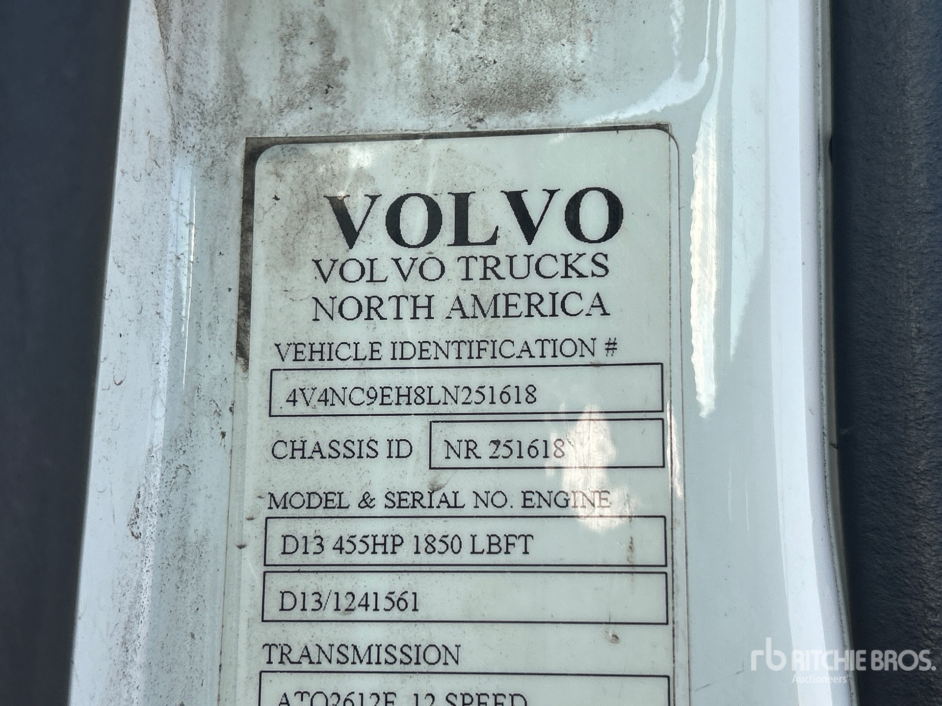 2020 Volvo VNL