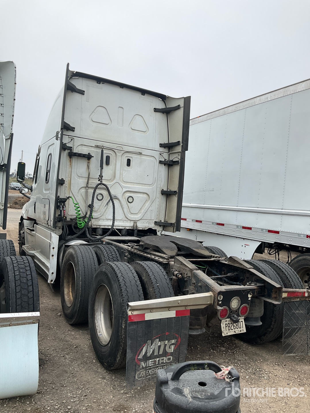 2020 Freightliner CASCADIA 126