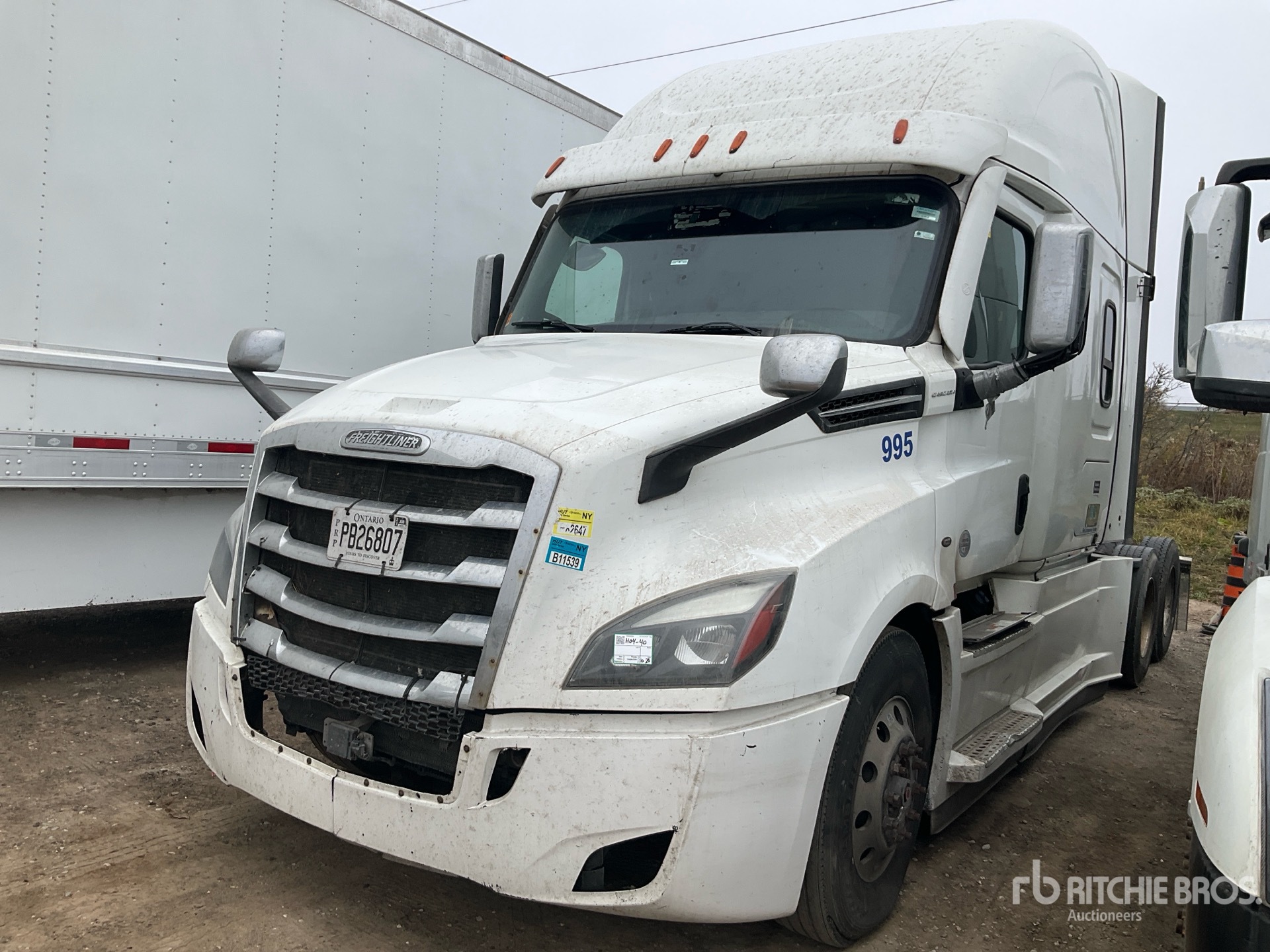 2020 Freightliner CASCADIA 126