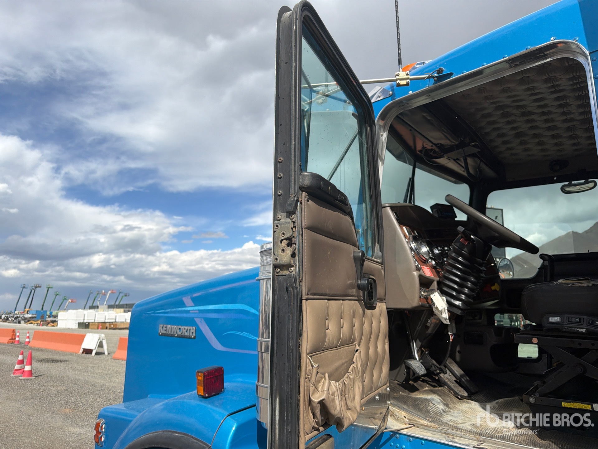 2004 Kenworth T800