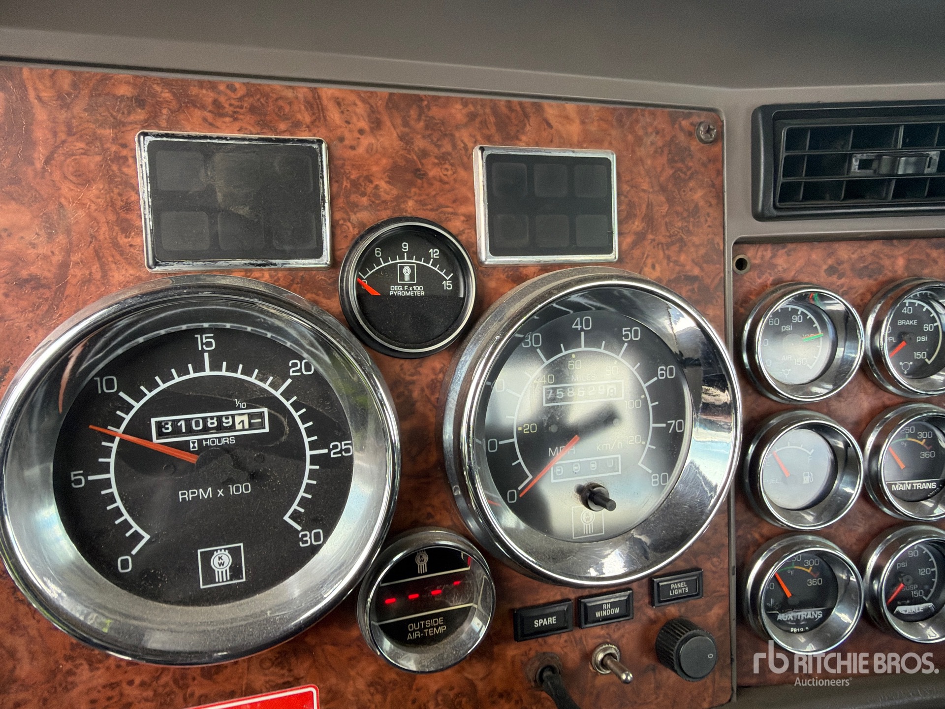 2004 Kenworth T800