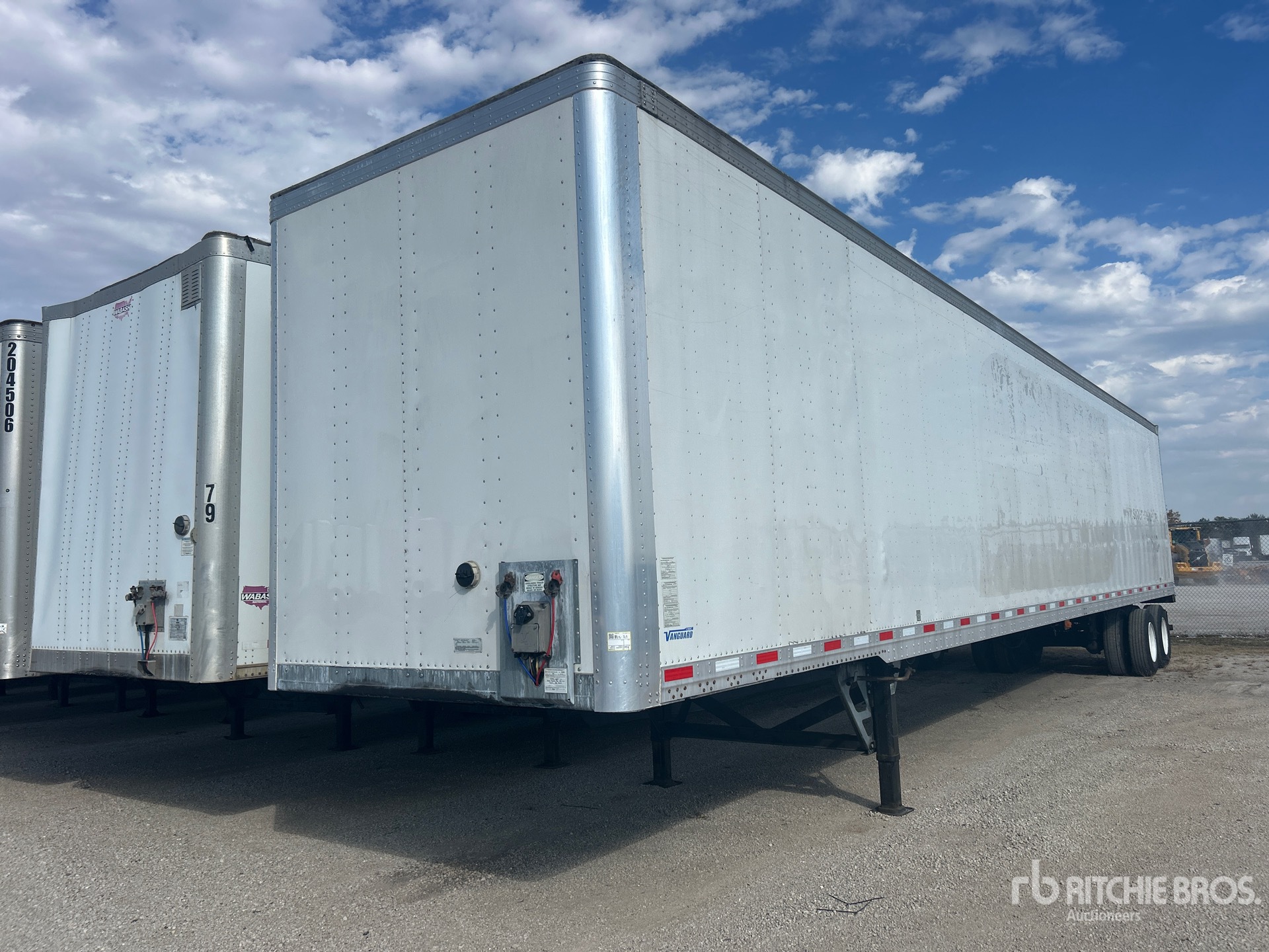 Photo of 2022 Vanguard MAXCUBE