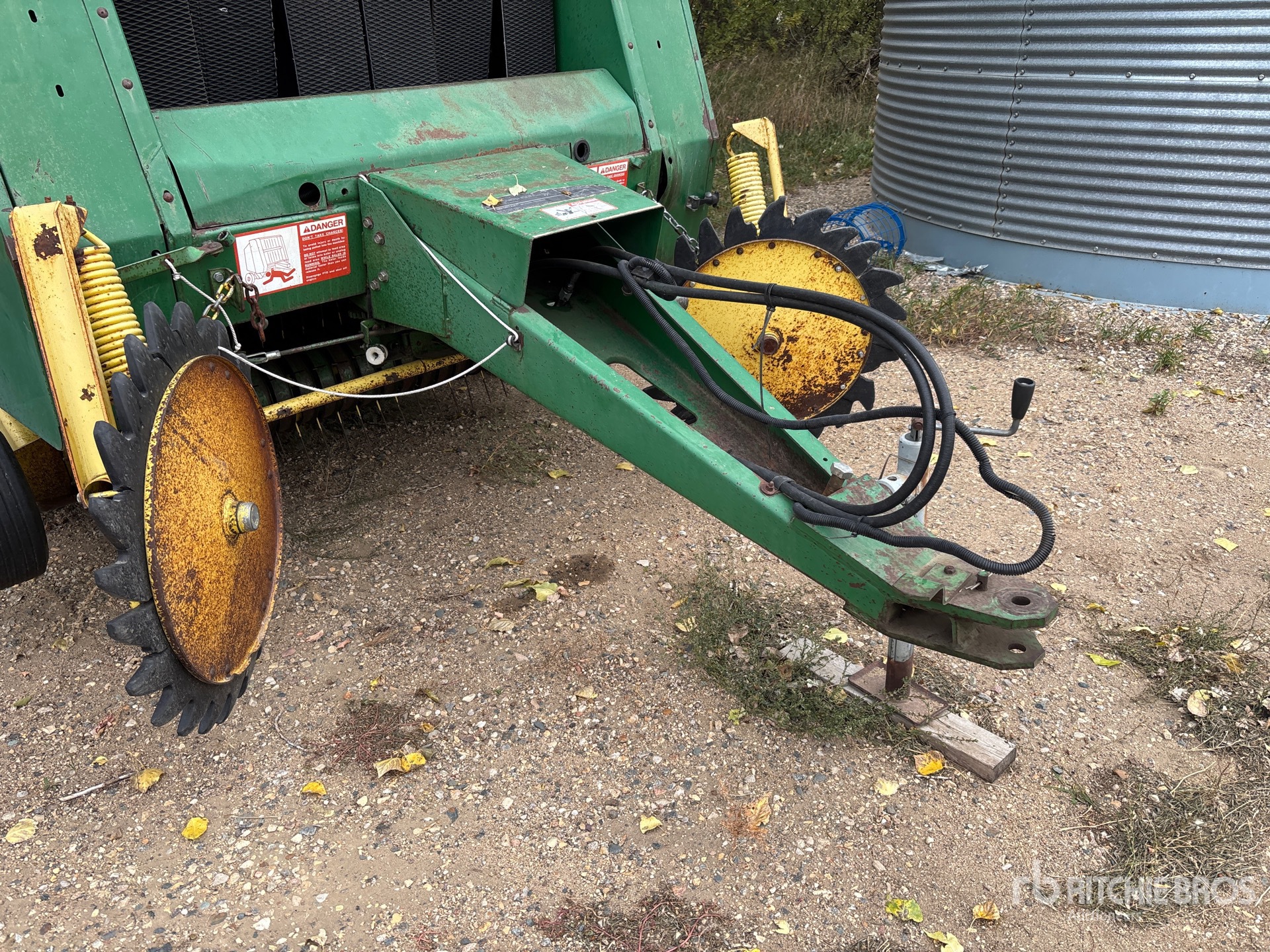 John Deere 435