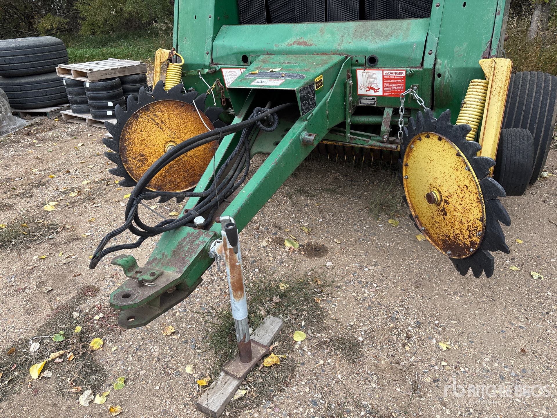 John Deere 435